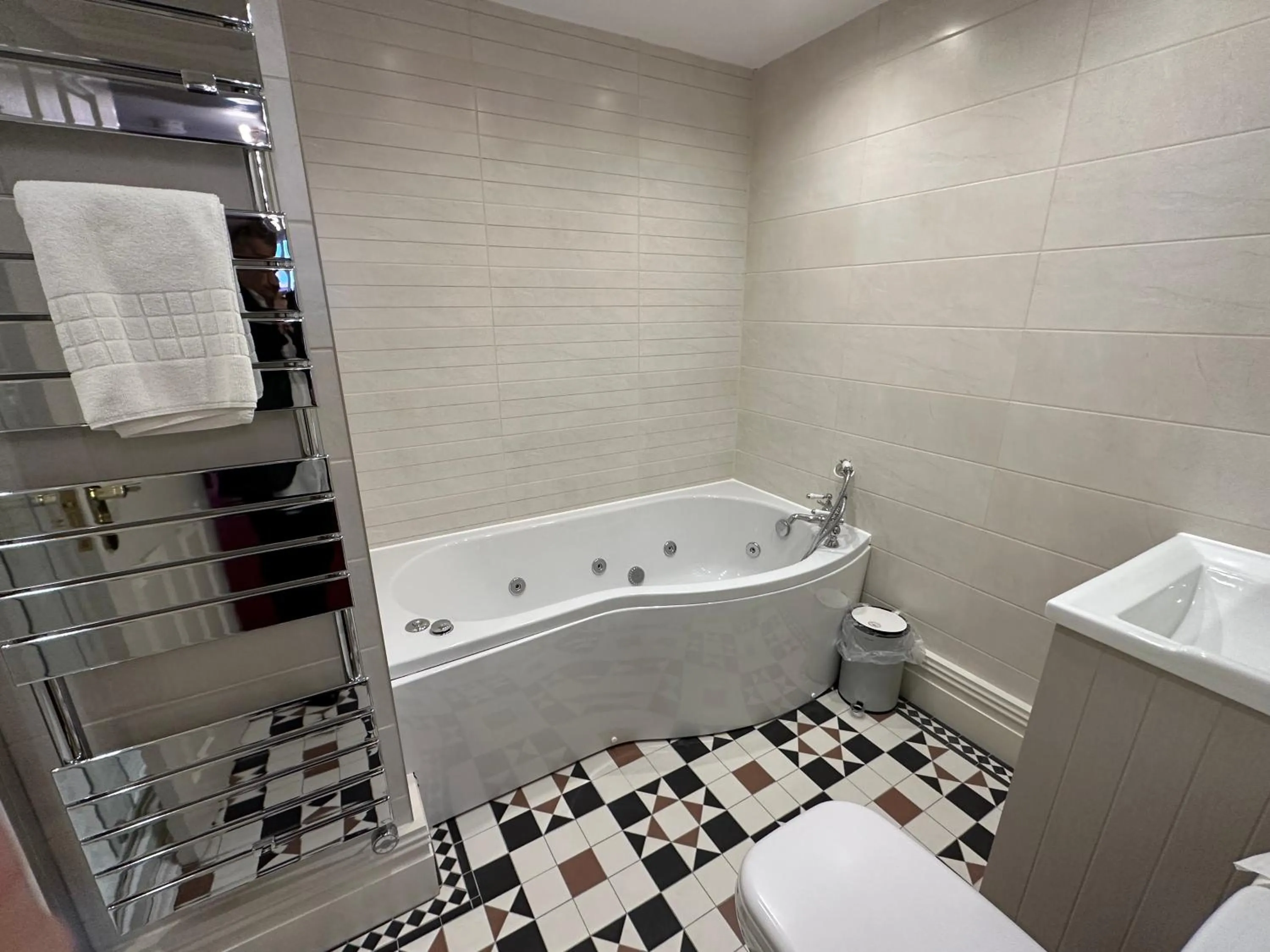 Shower in Chester House Guest House