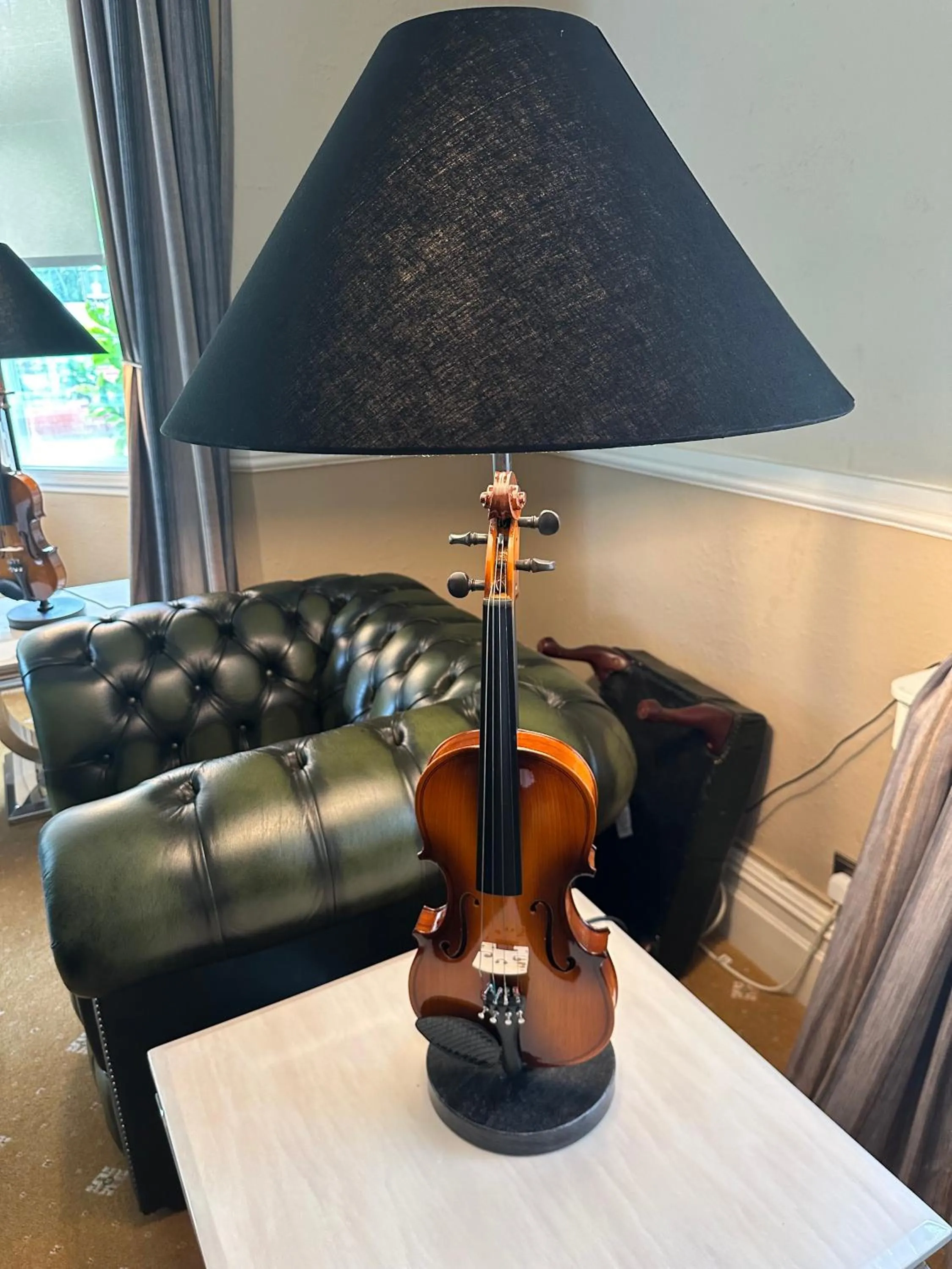 Communal lounge/ TV room in Chester House Guest House