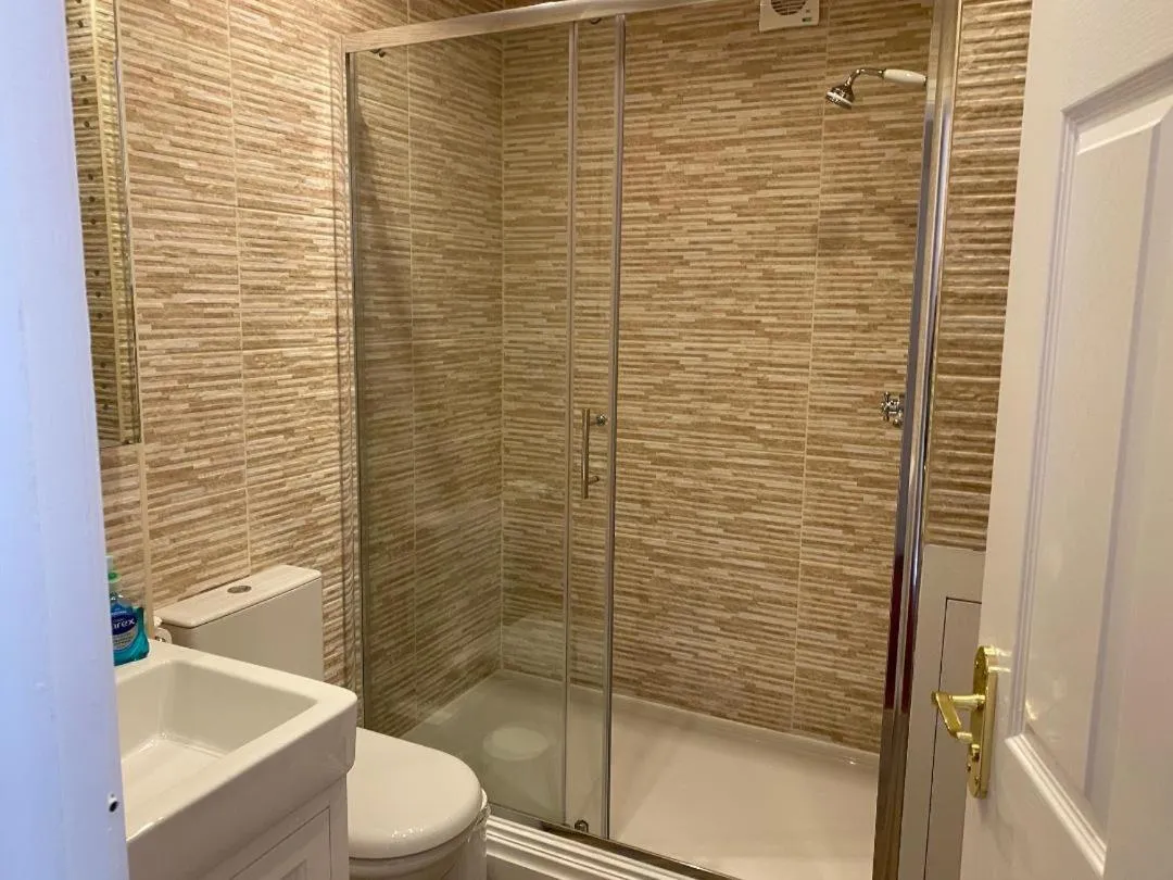Shower in Chester House Guest House