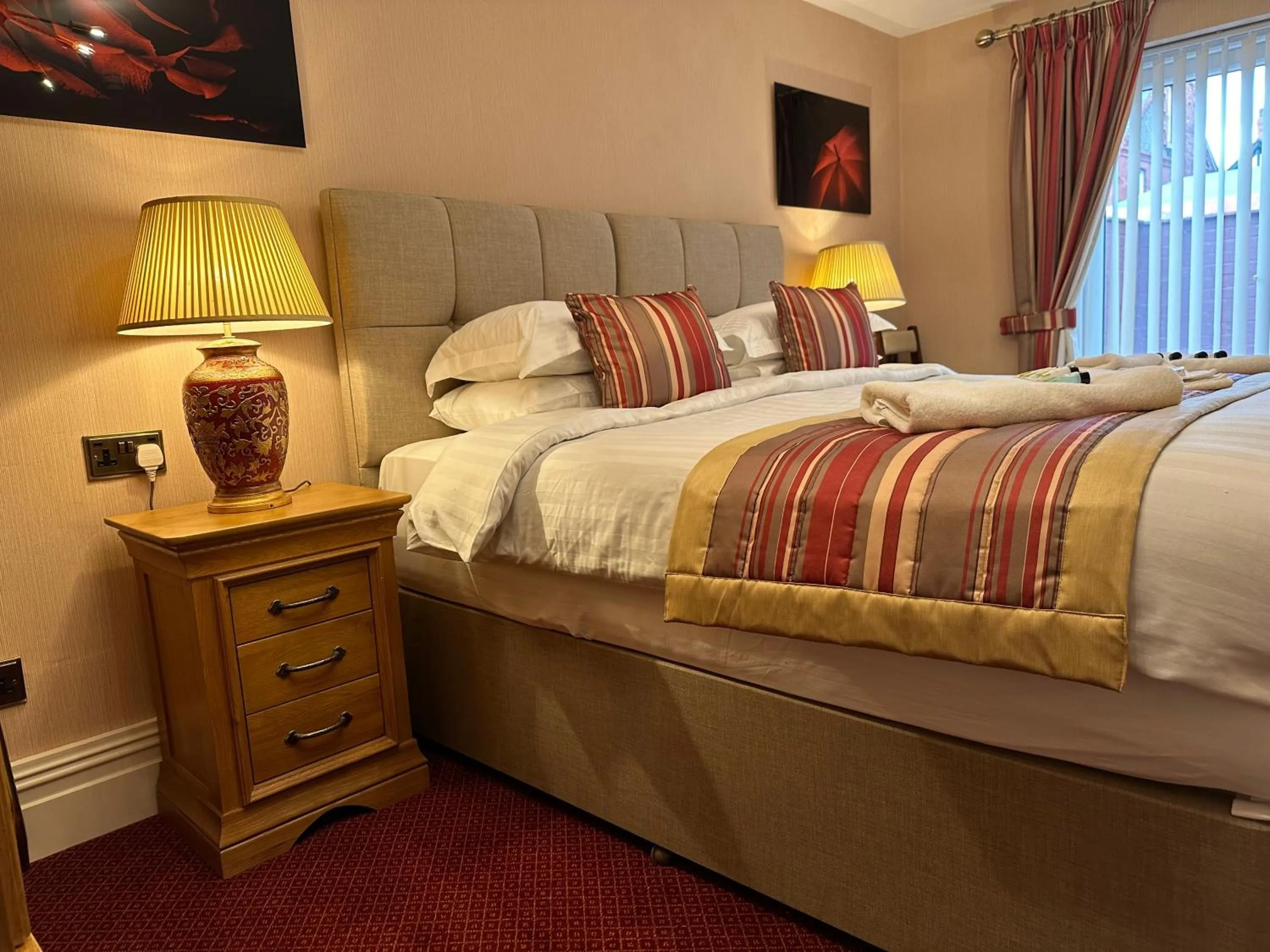 Bed in Chester House Guest House