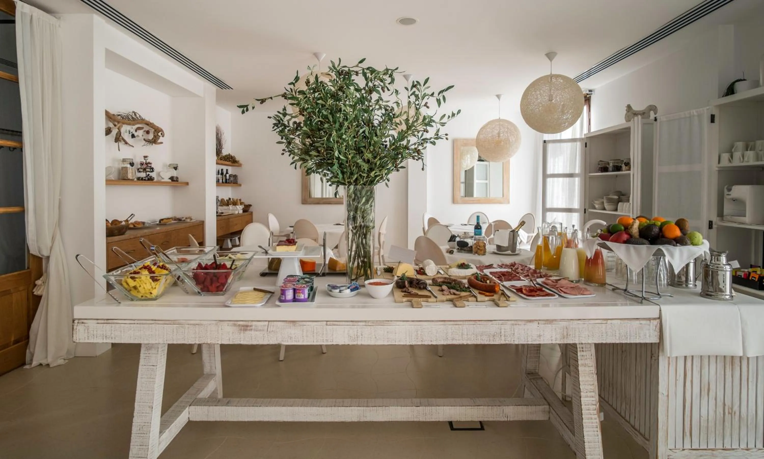 Buffet breakfast in Hotel Es Marès