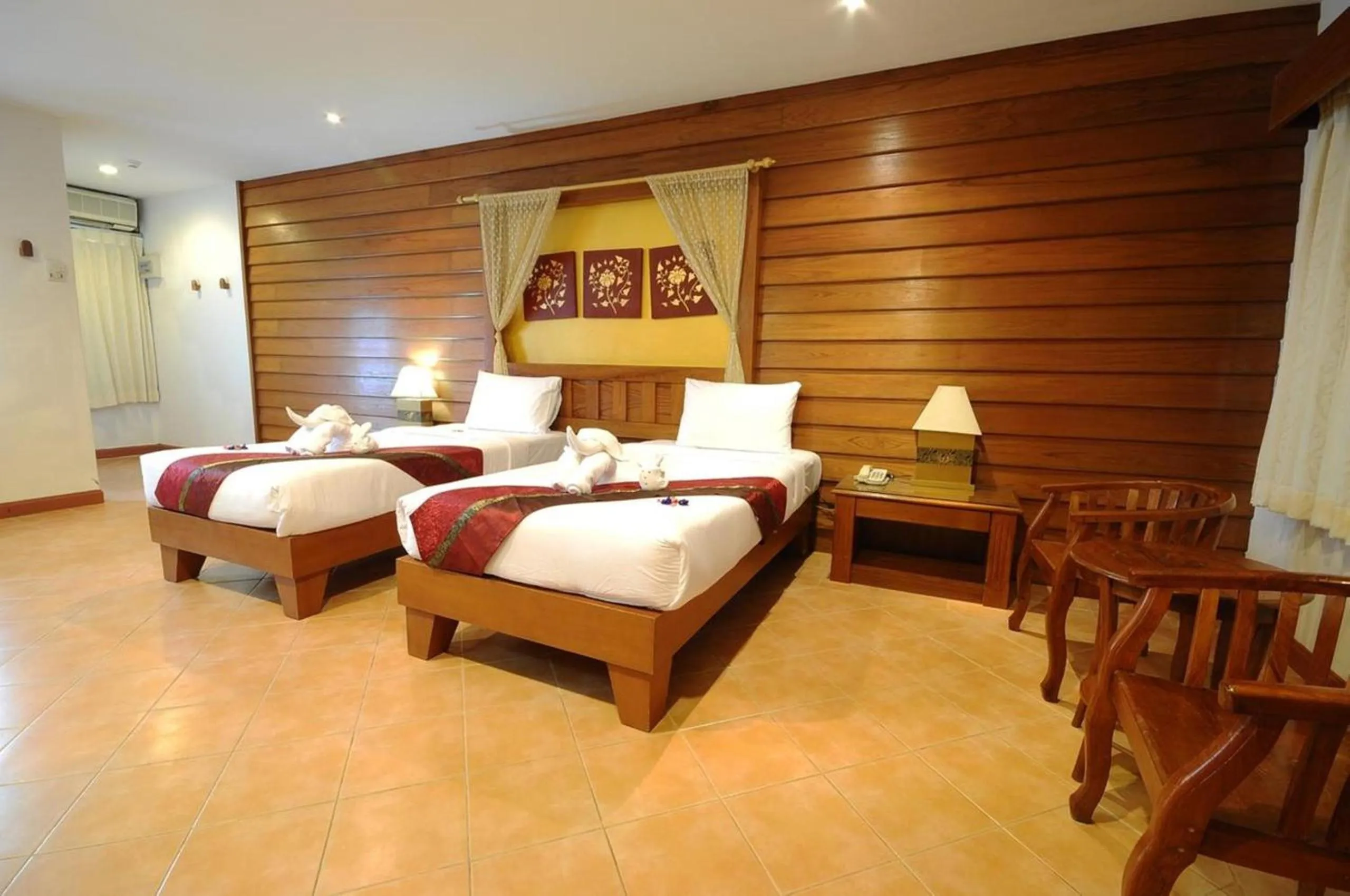 Bed in Bel Aire Patong