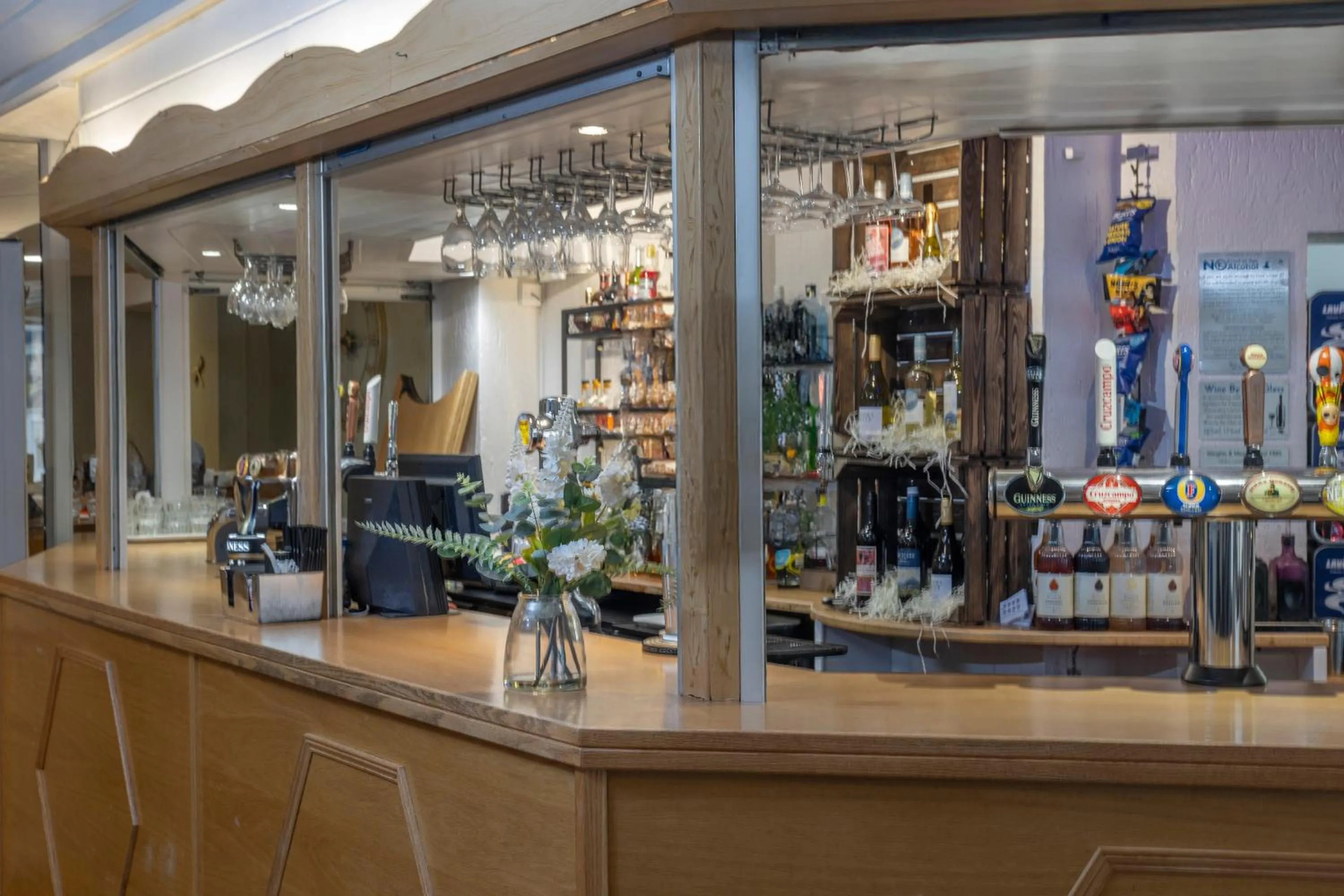 Lounge or bar in Best Western Weymouth Hotel Rembrandt