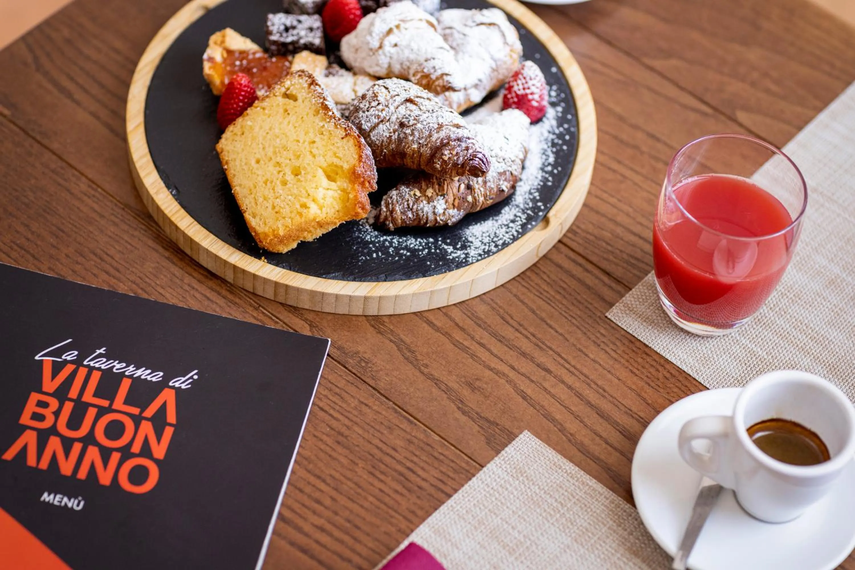 Breakfast in Relais Villa Buonanno