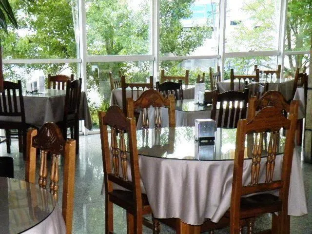 Restaurant/places to eat in Puente Romano