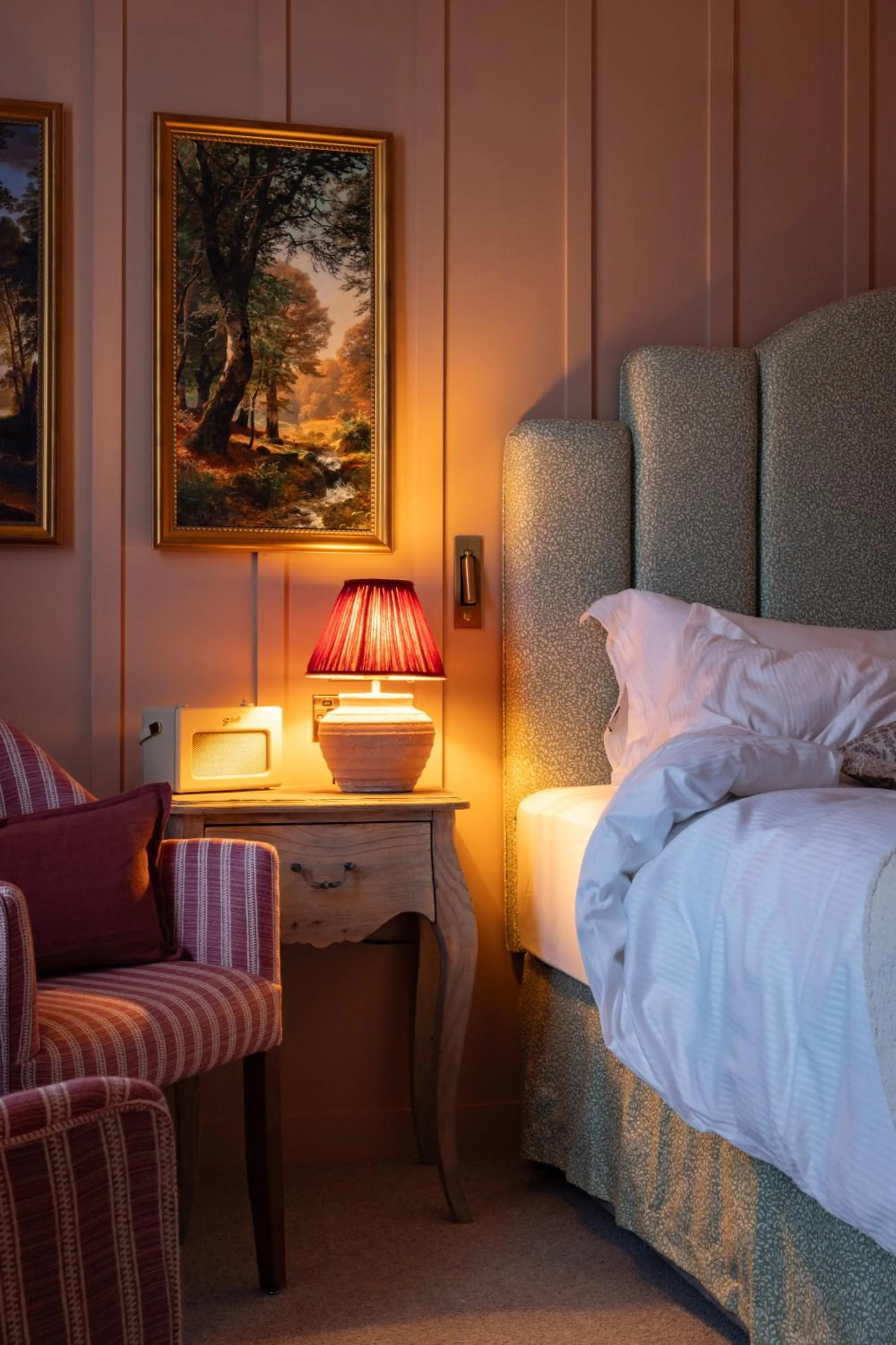 Bed in The Potters Heron - A Heartwood Inn