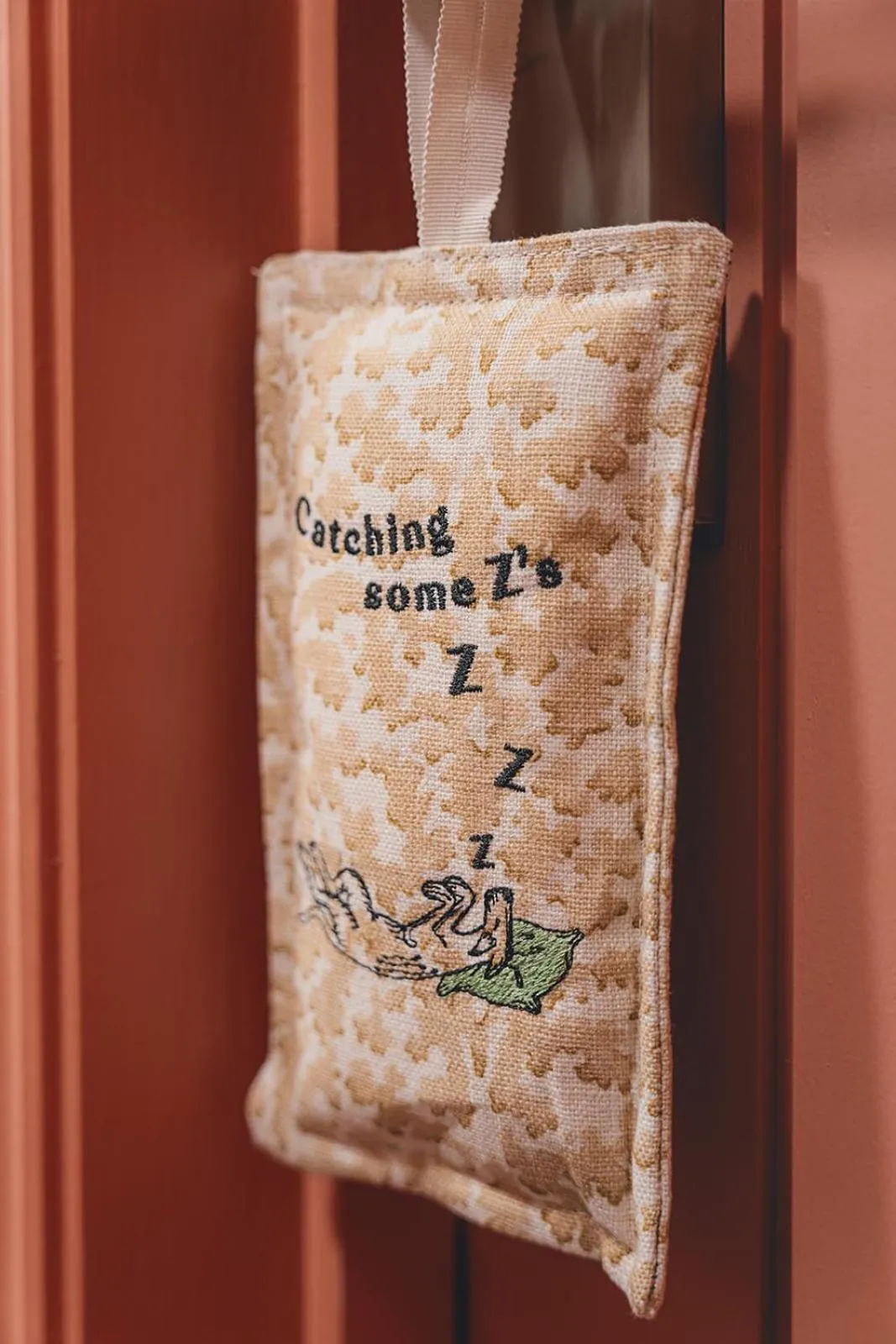 The Potters Heron - A Heartwood Inn