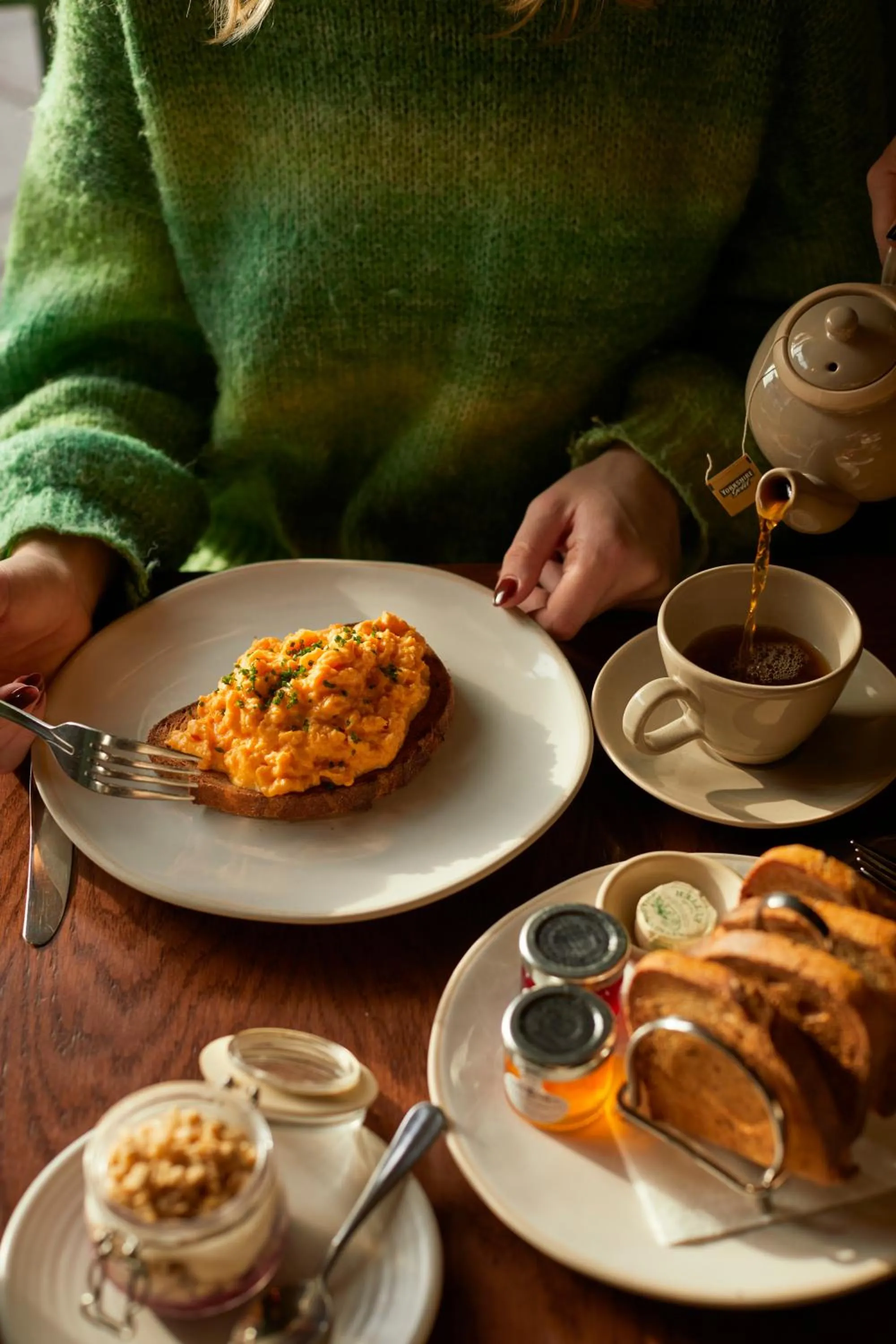 The Potters Heron - A Heartwood Inn