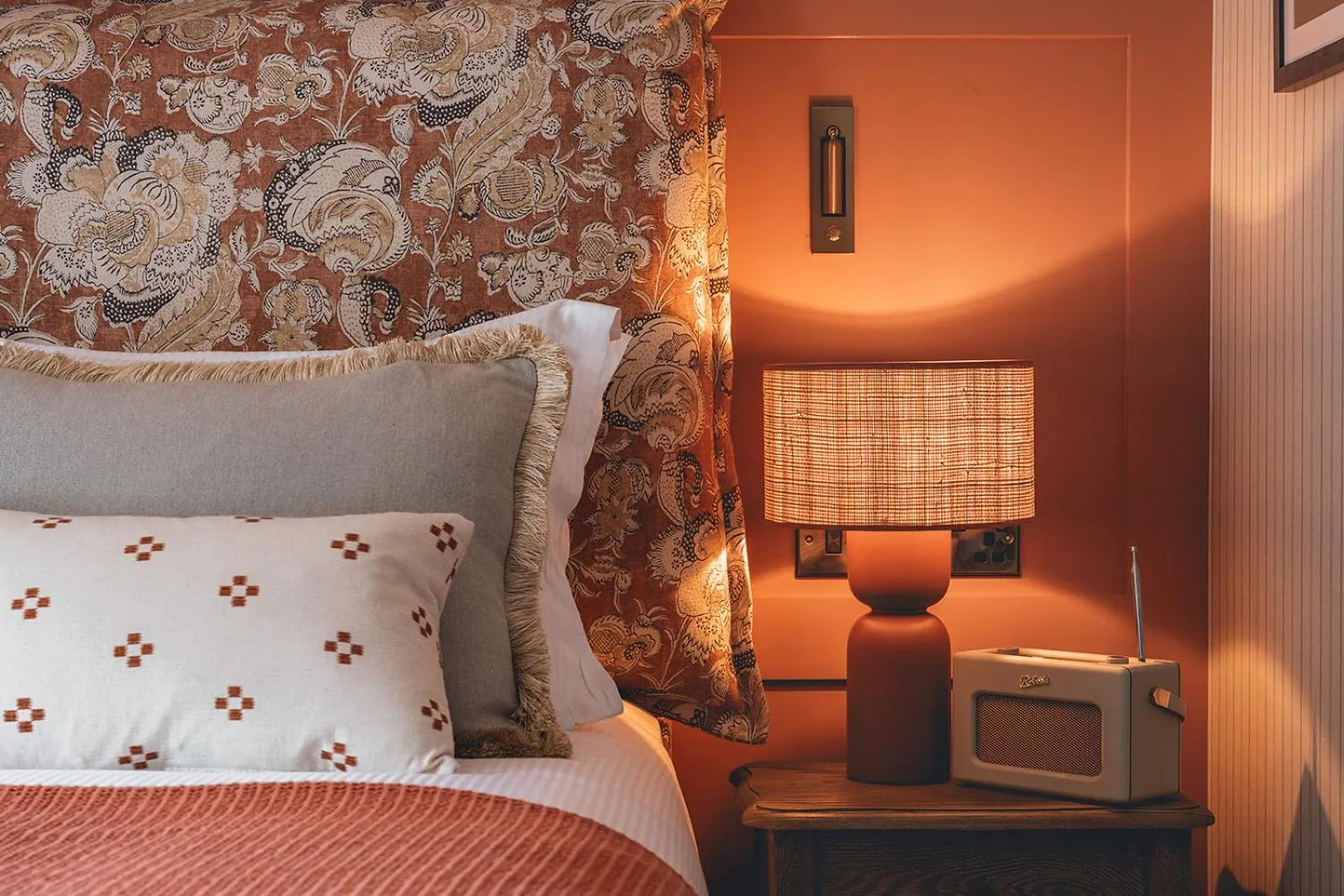 Bed in The Potters Heron - A Heartwood Inn