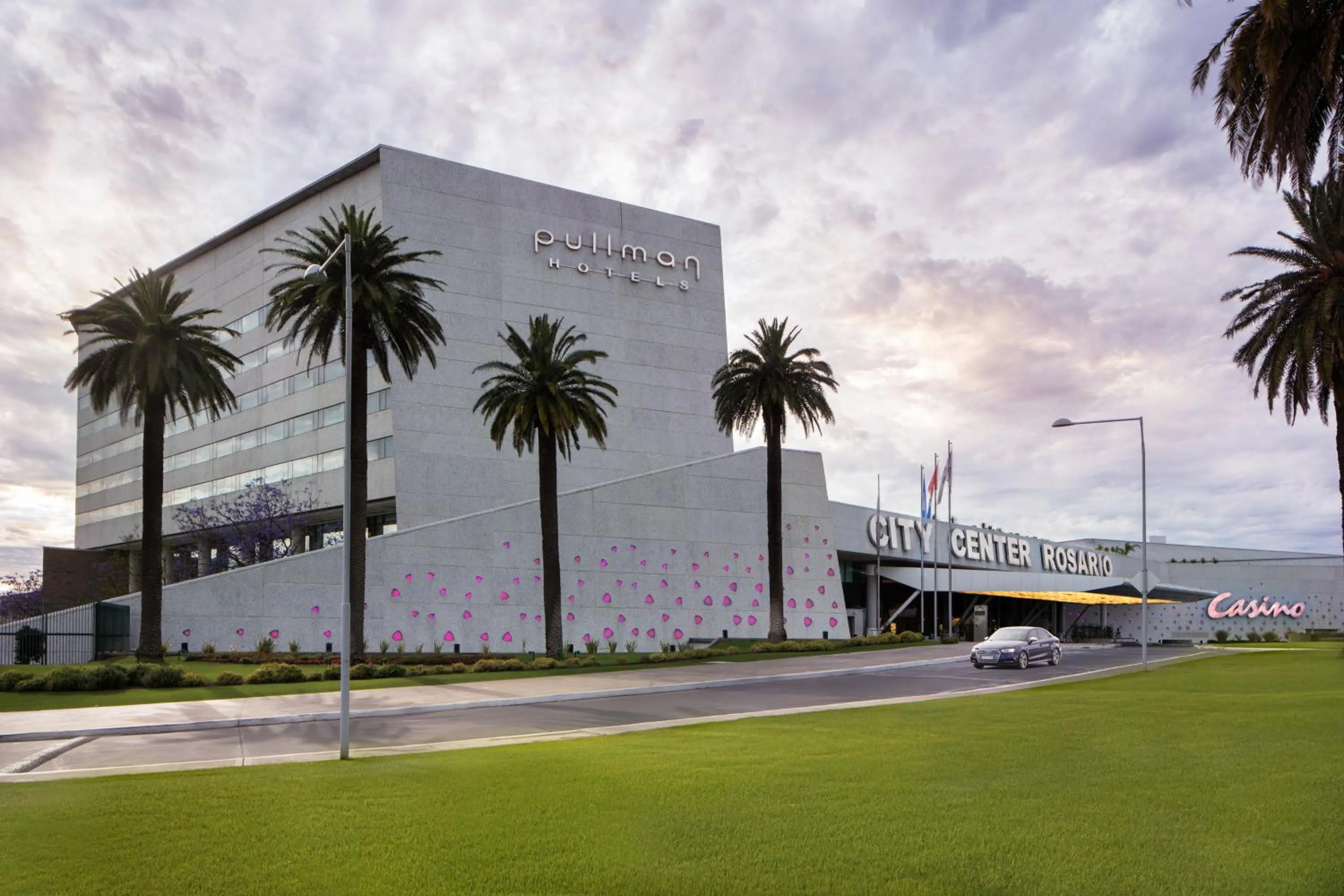 Property building in Hotel Pullman City Center Rosario