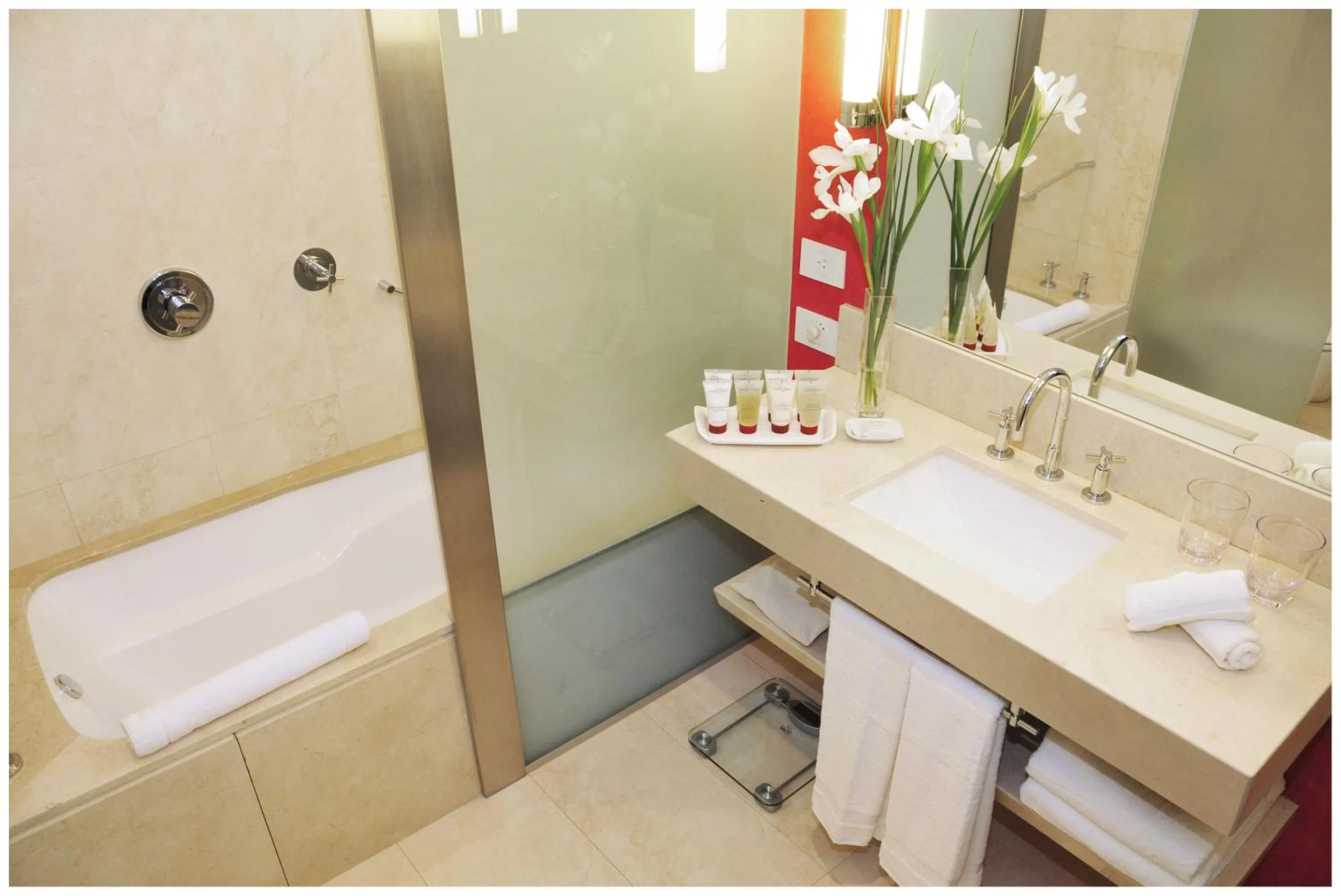 Bathroom in Hotel Pullman City Center Rosario