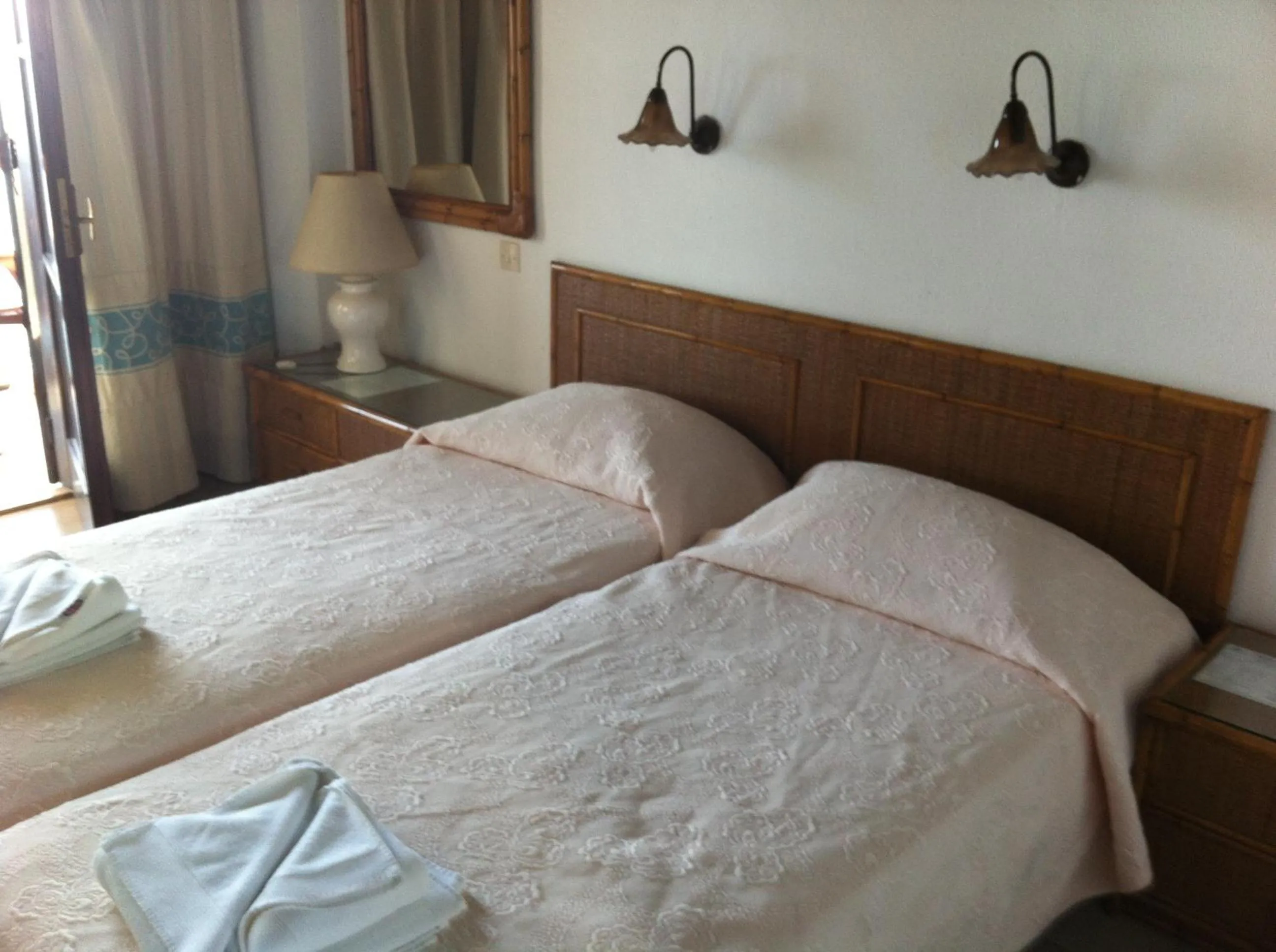 Photo of the whole room, Bed in Maistrali Hotel