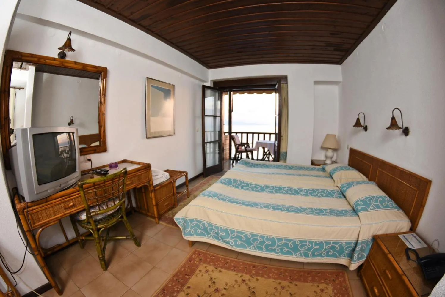 TV and multimedia, Bed in Maistrali Hotel