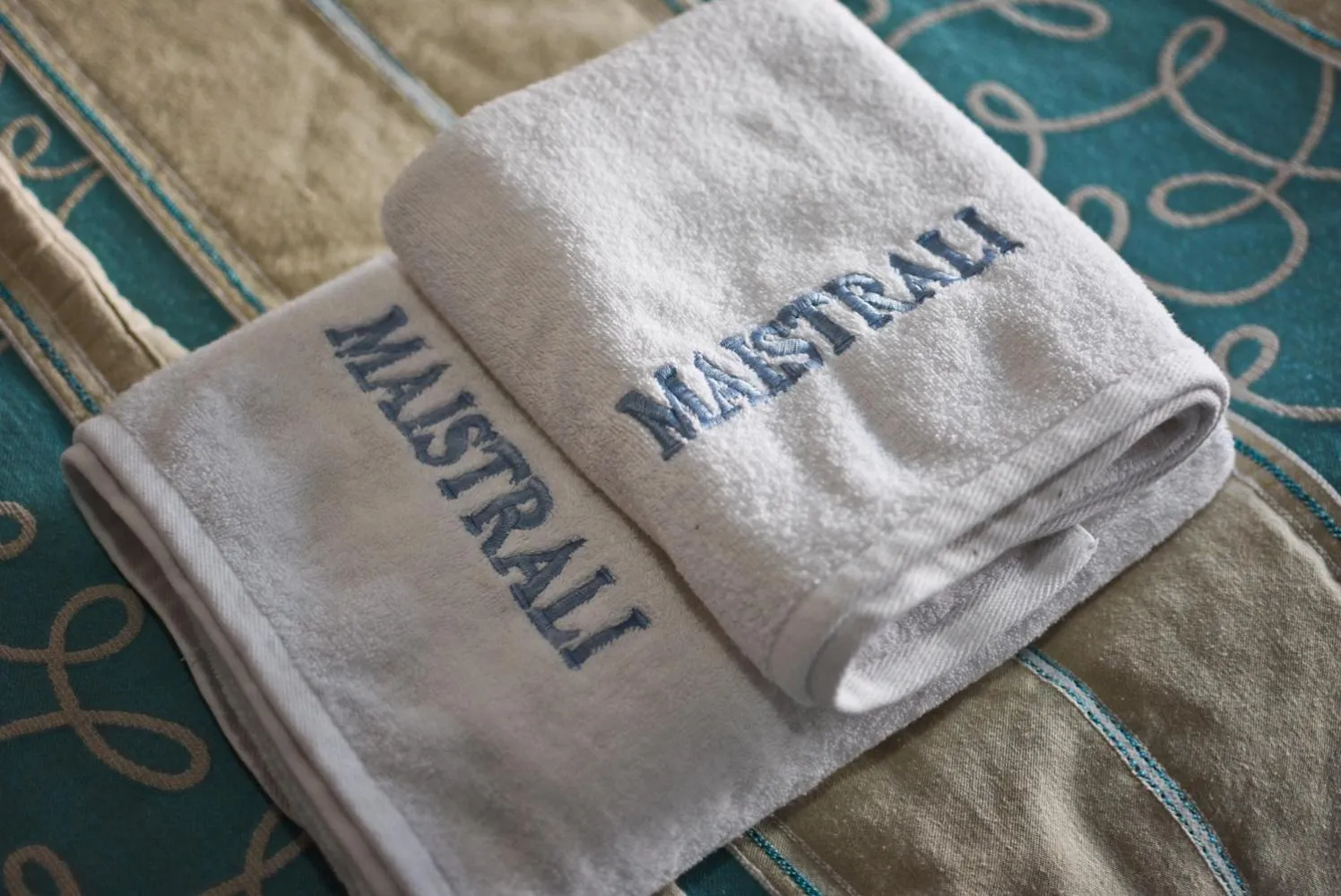 Logo/Certificate/Sign in Maistrali Hotel