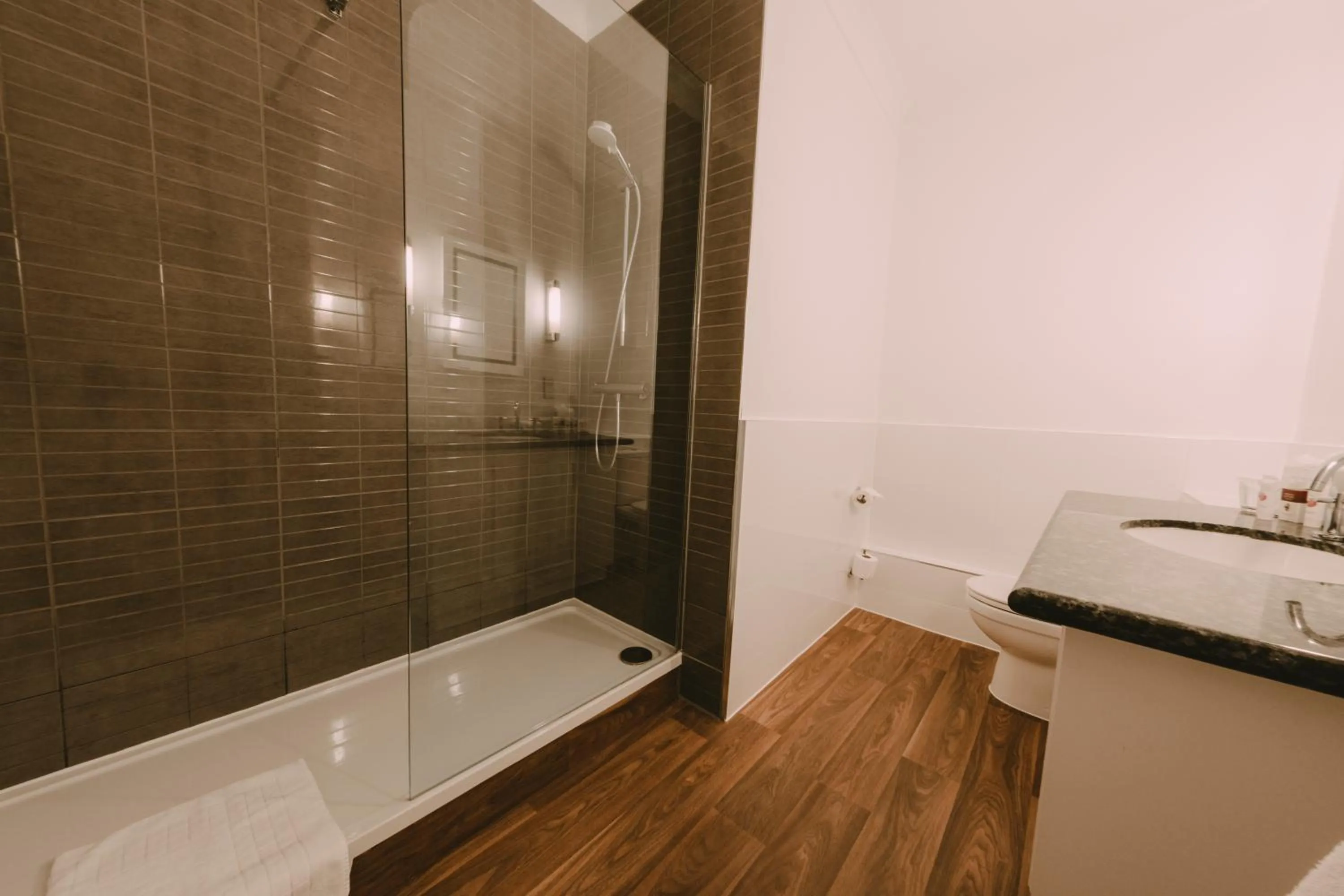 Shower in Cwrt Bleddyn Hotel & Spa