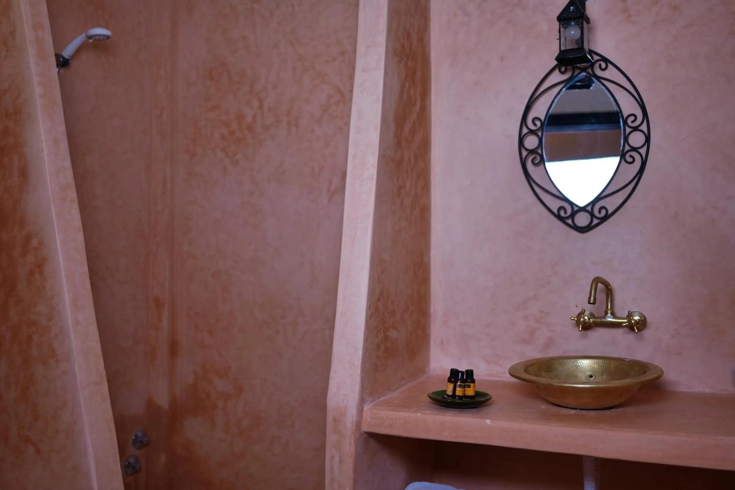 Toilet in Kasbah Zitoune