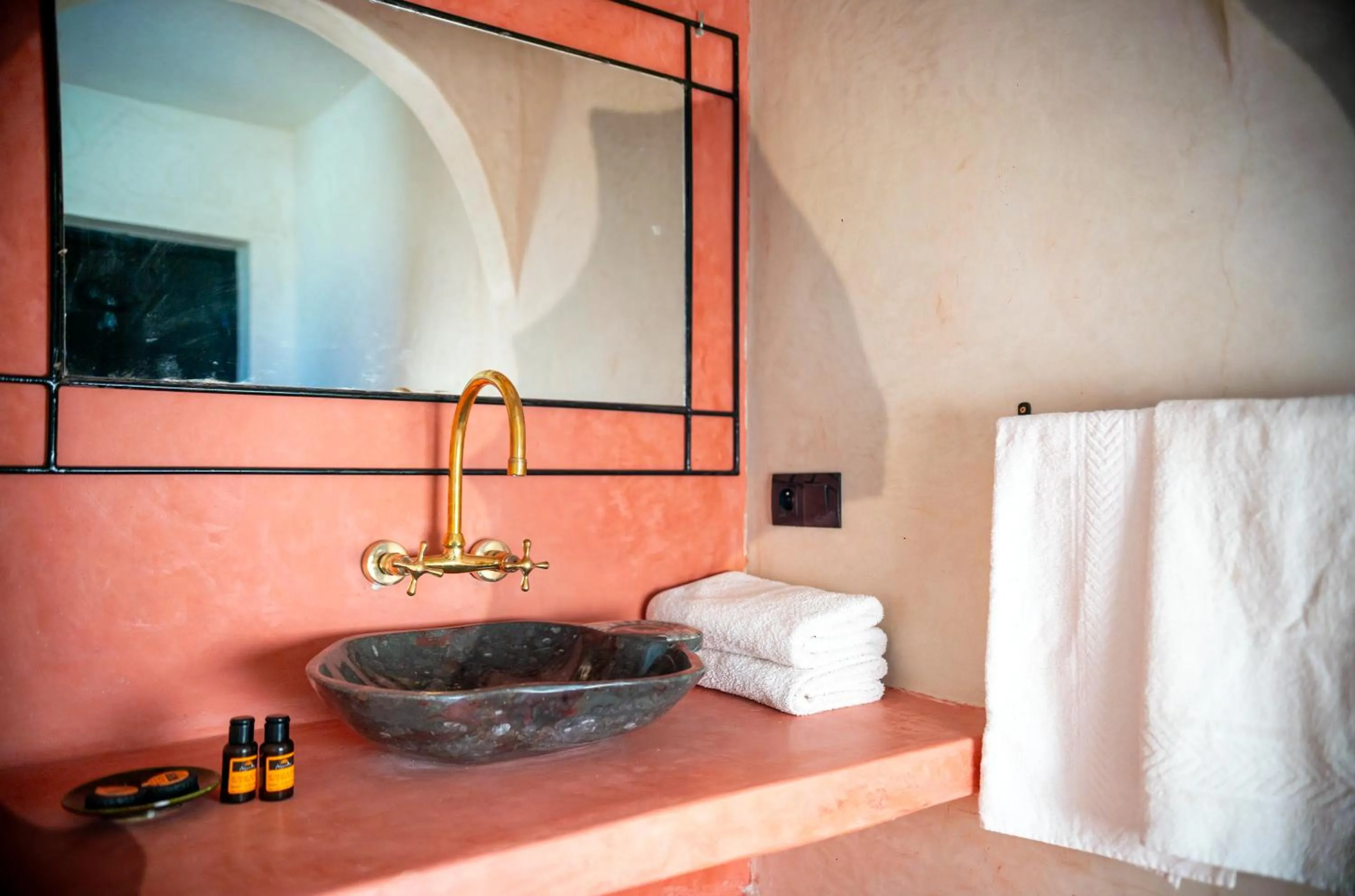 Bathroom in Kasbah Zitoune