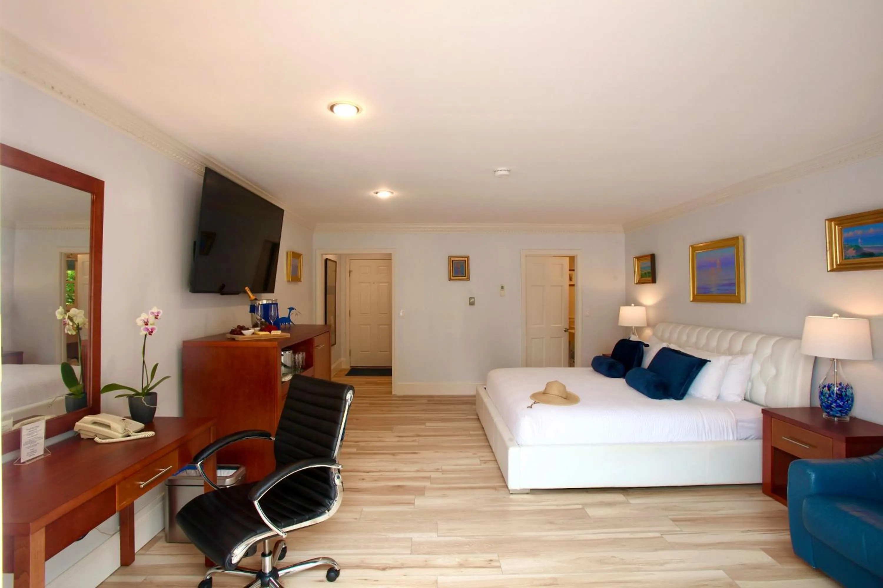 Photo of the whole room in Pleasant Bay Village Resort