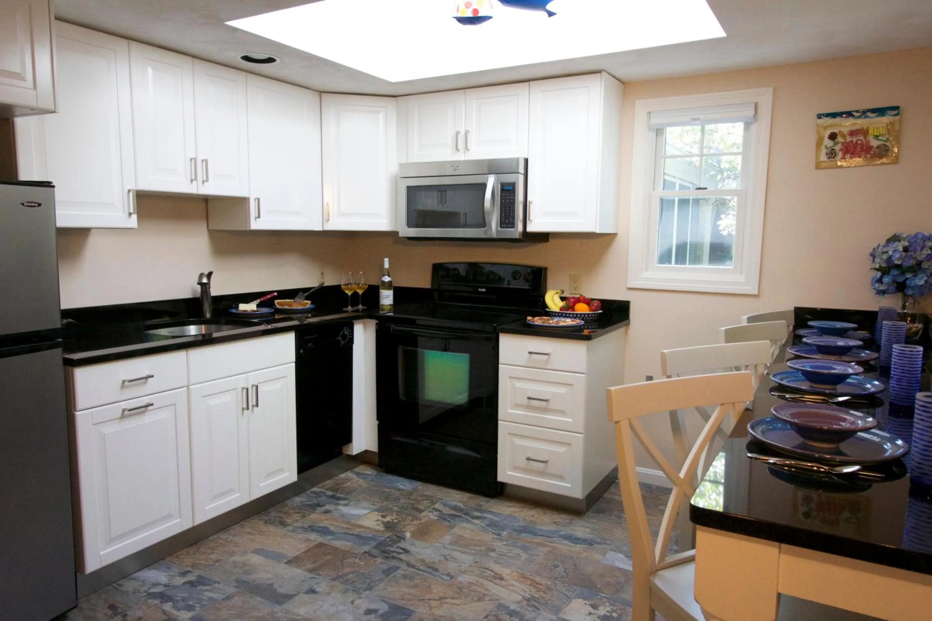 Kitchen or kitchenette in Pleasant Bay Village Resort