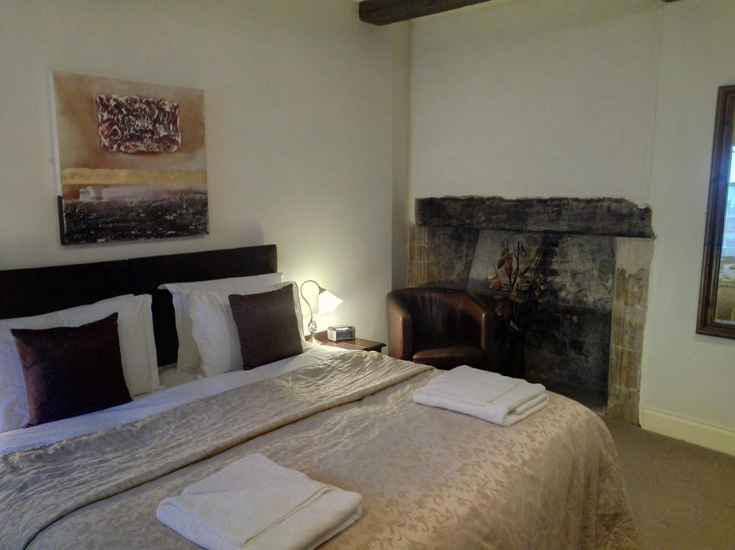 Bedroom, Bed in The Kings Head Hotel