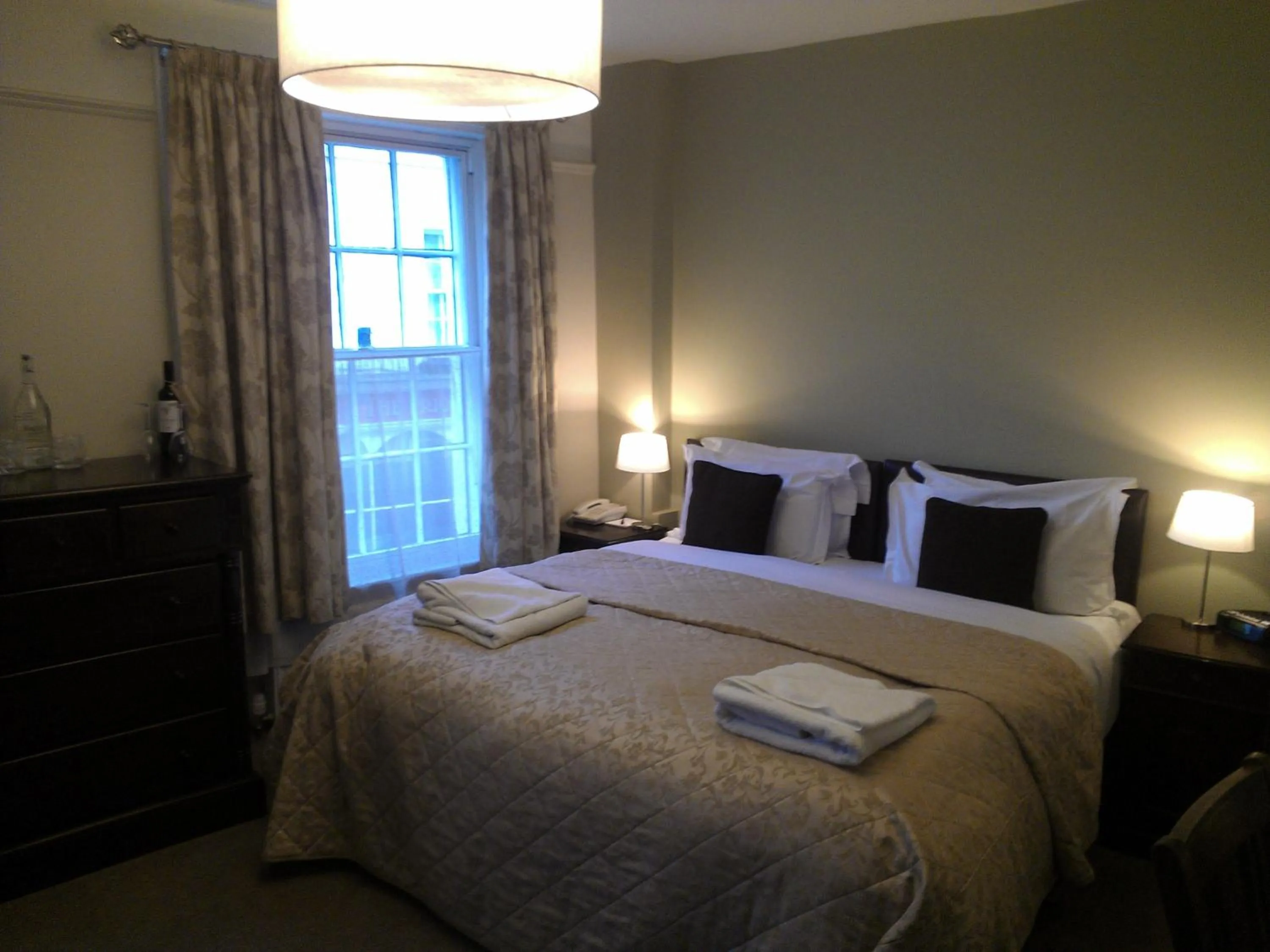 Bedroom, Bed in The Kings Head Hotel