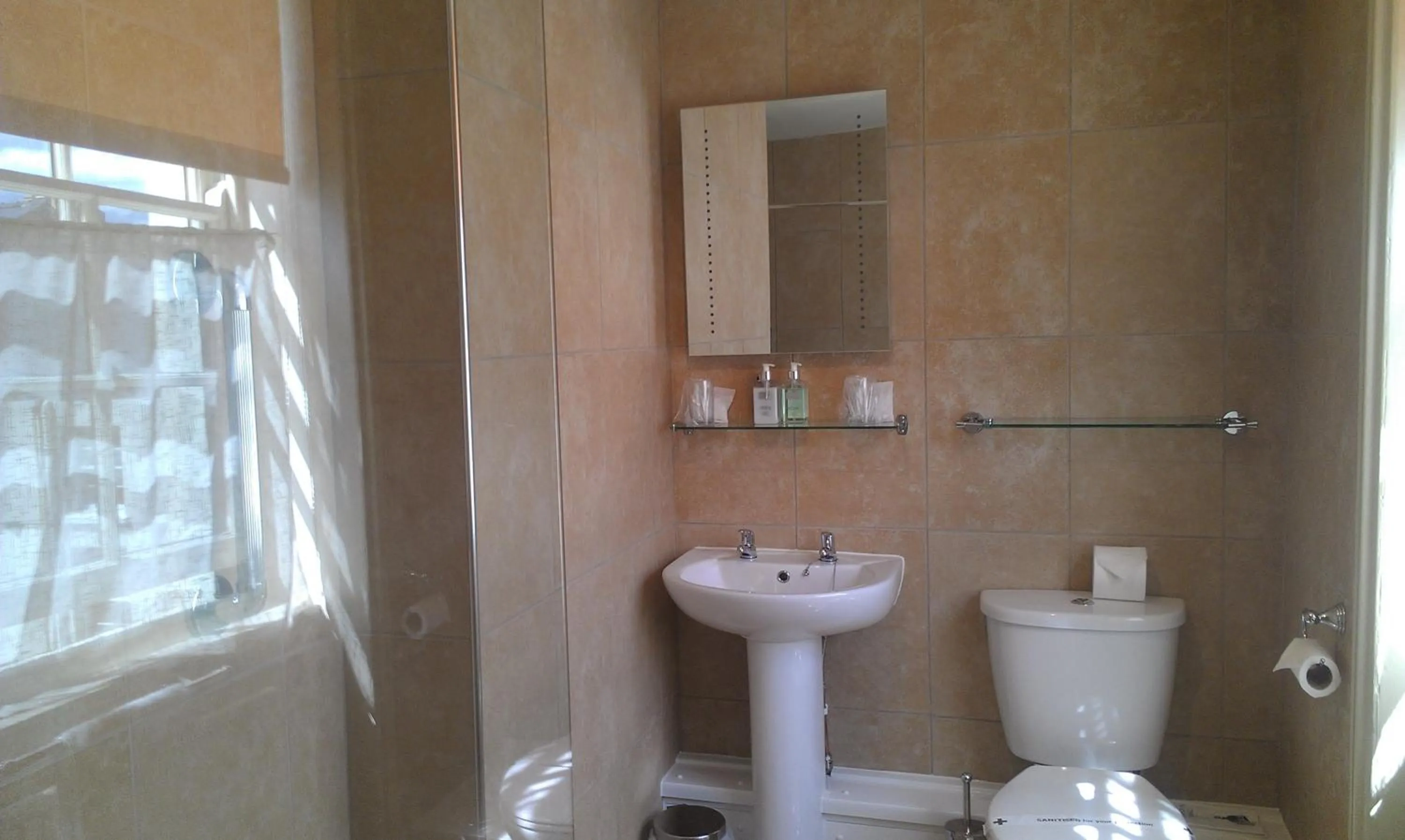 Bathroom in The Kings Head Hotel