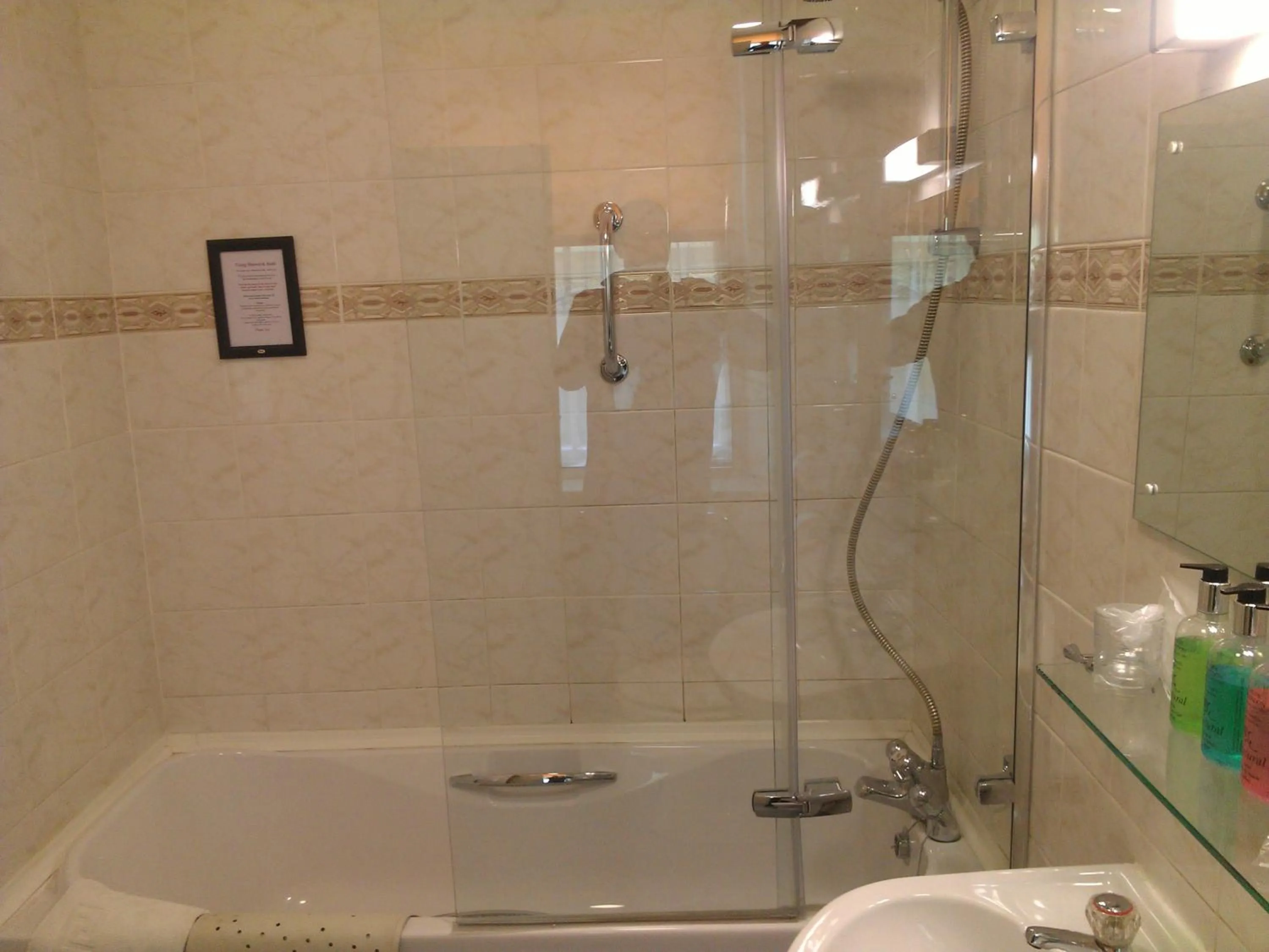 Bathroom in The Kings Head Hotel