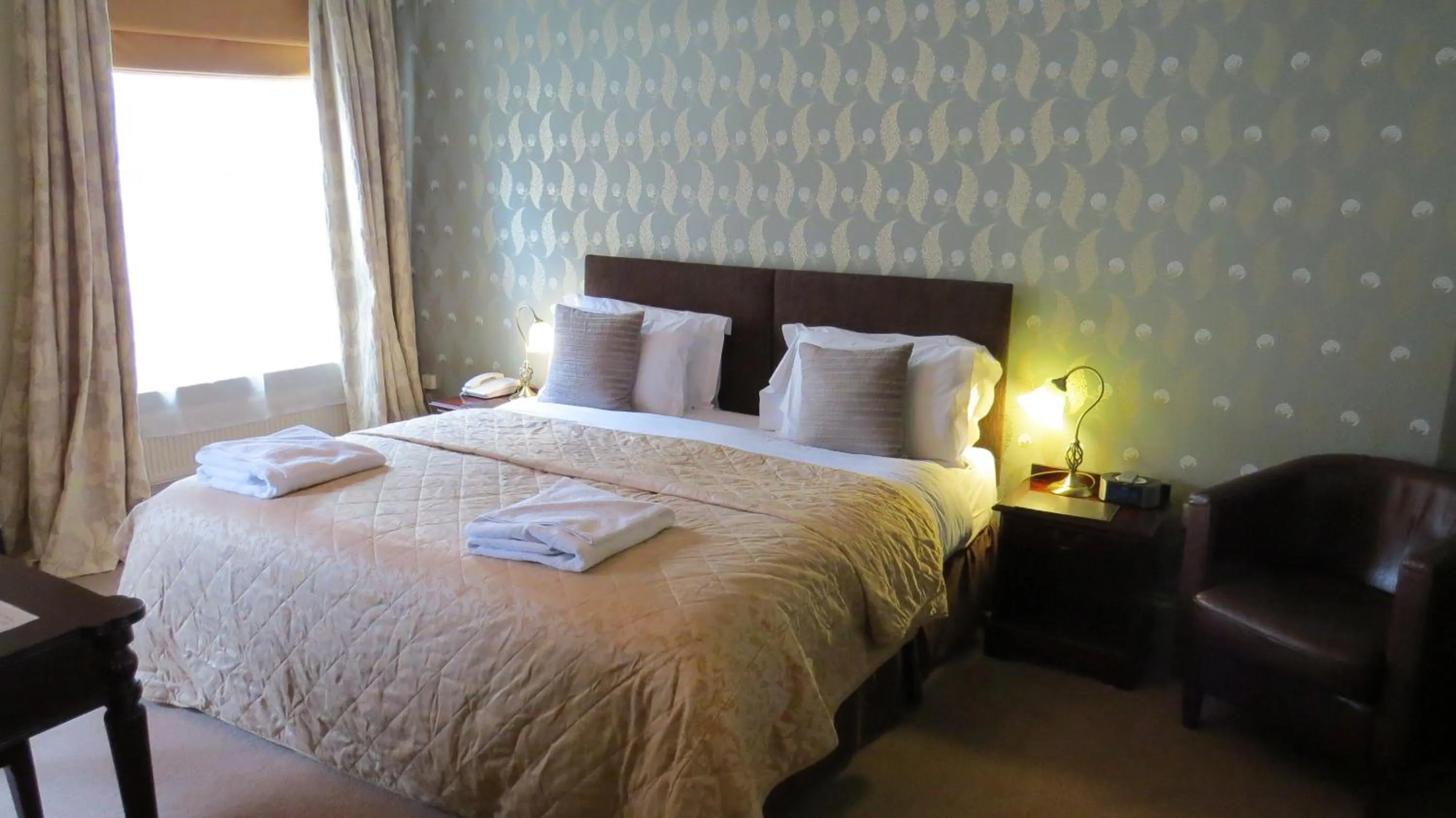 Bed in The Kings Head Hotel