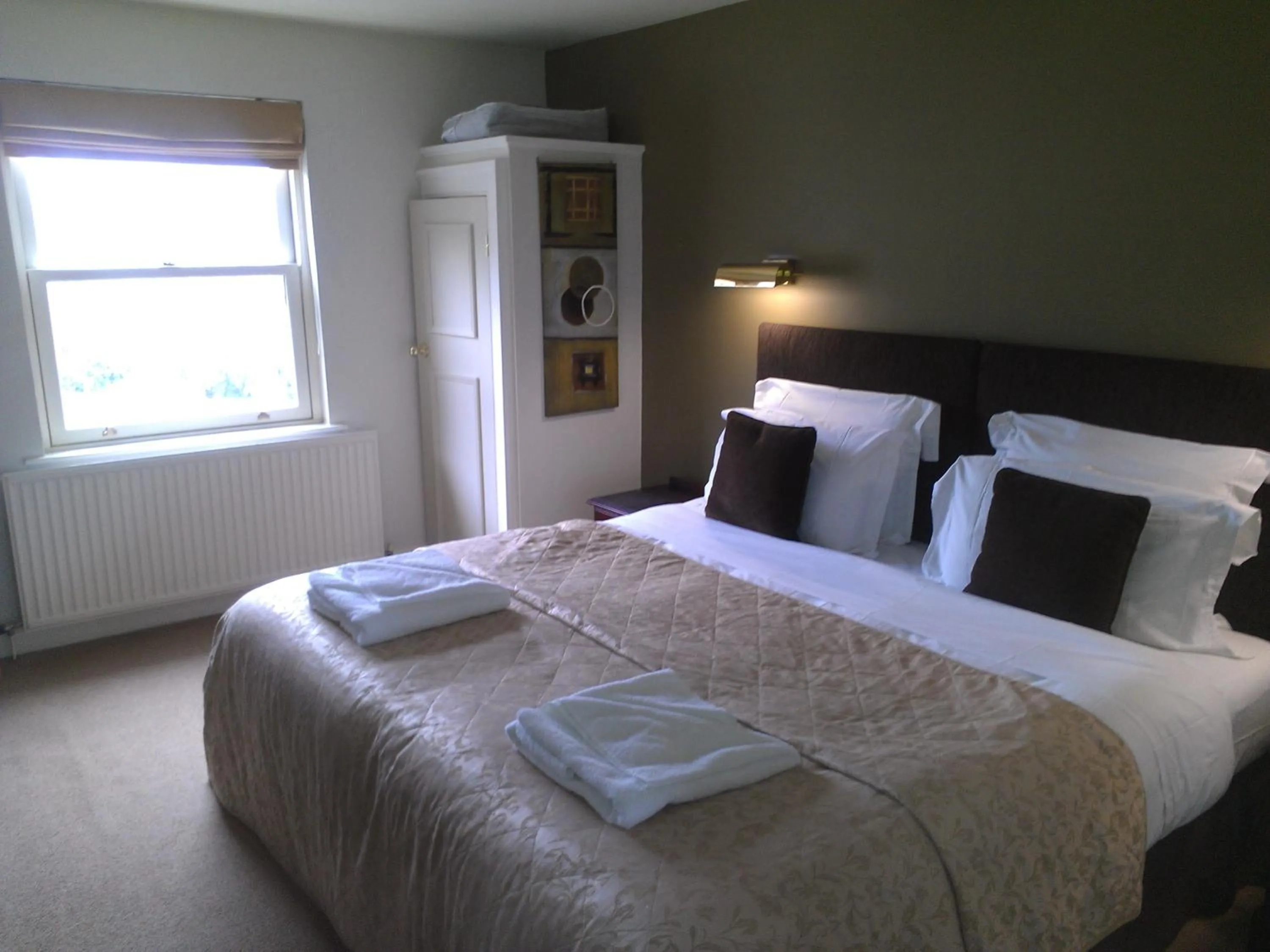 Bedroom, Bed in The Kings Head Hotel