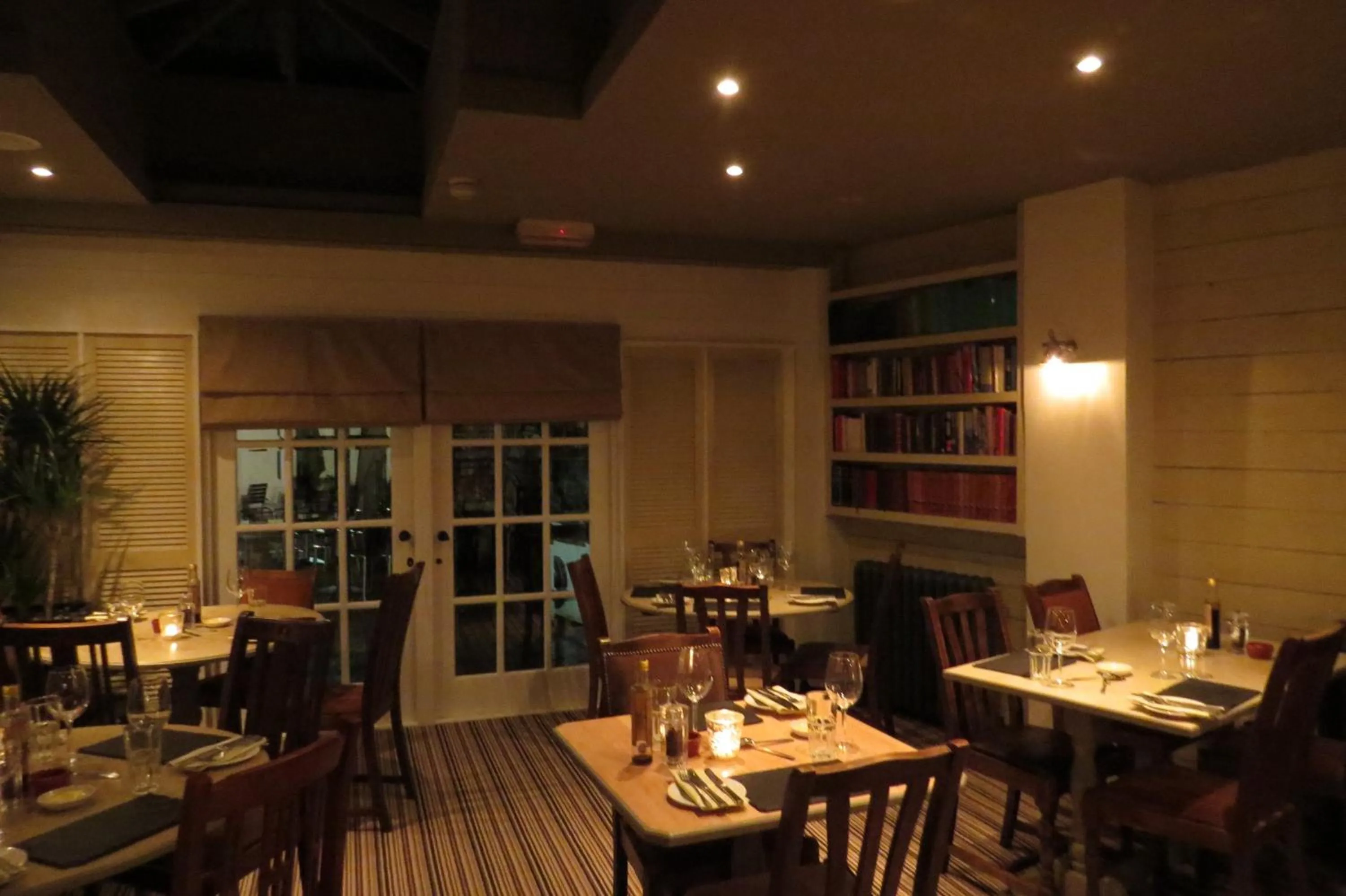 Restaurant/places to eat in The Kings Head Hotel