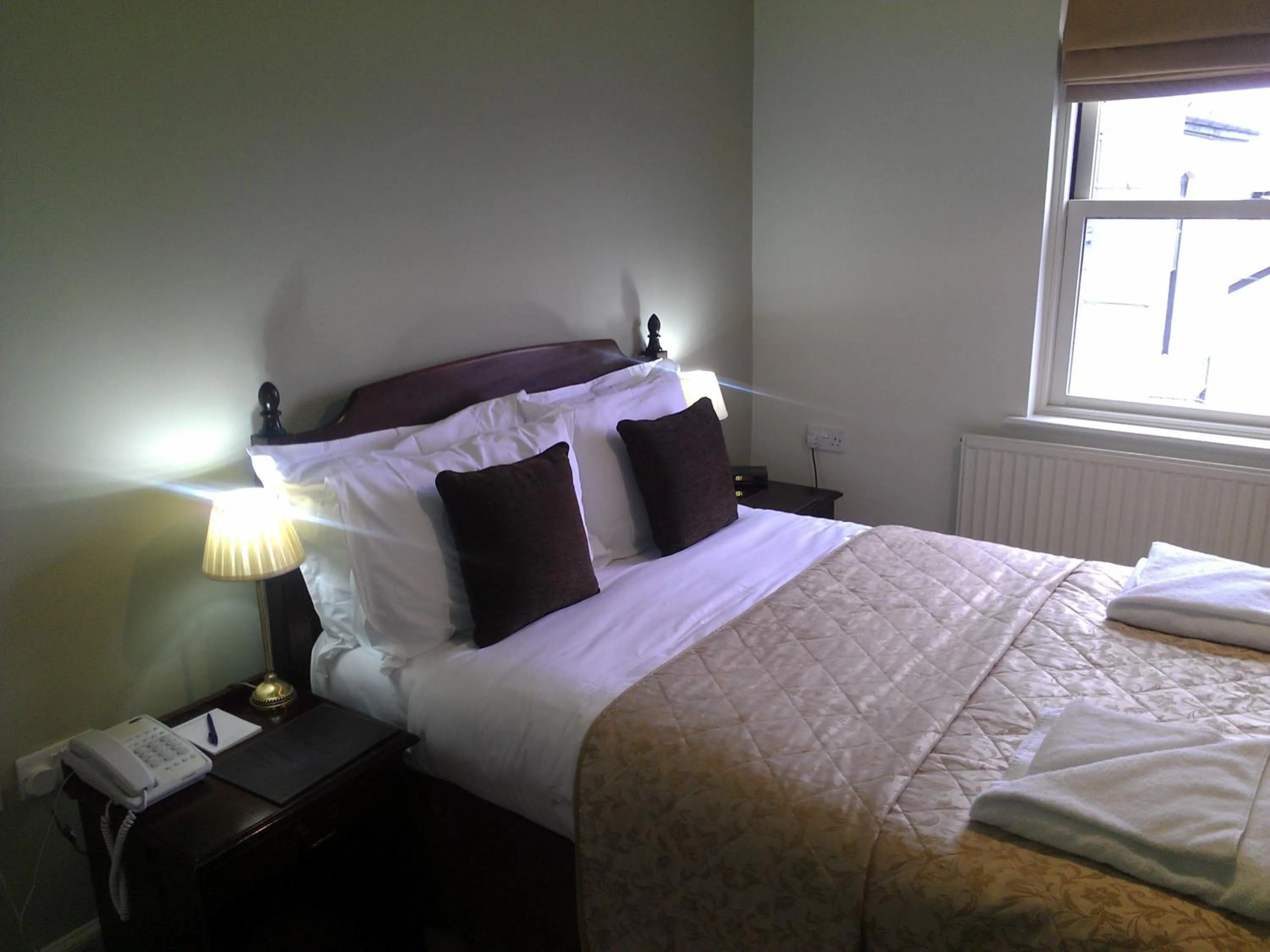 Bedroom, Bed in The Kings Head Hotel