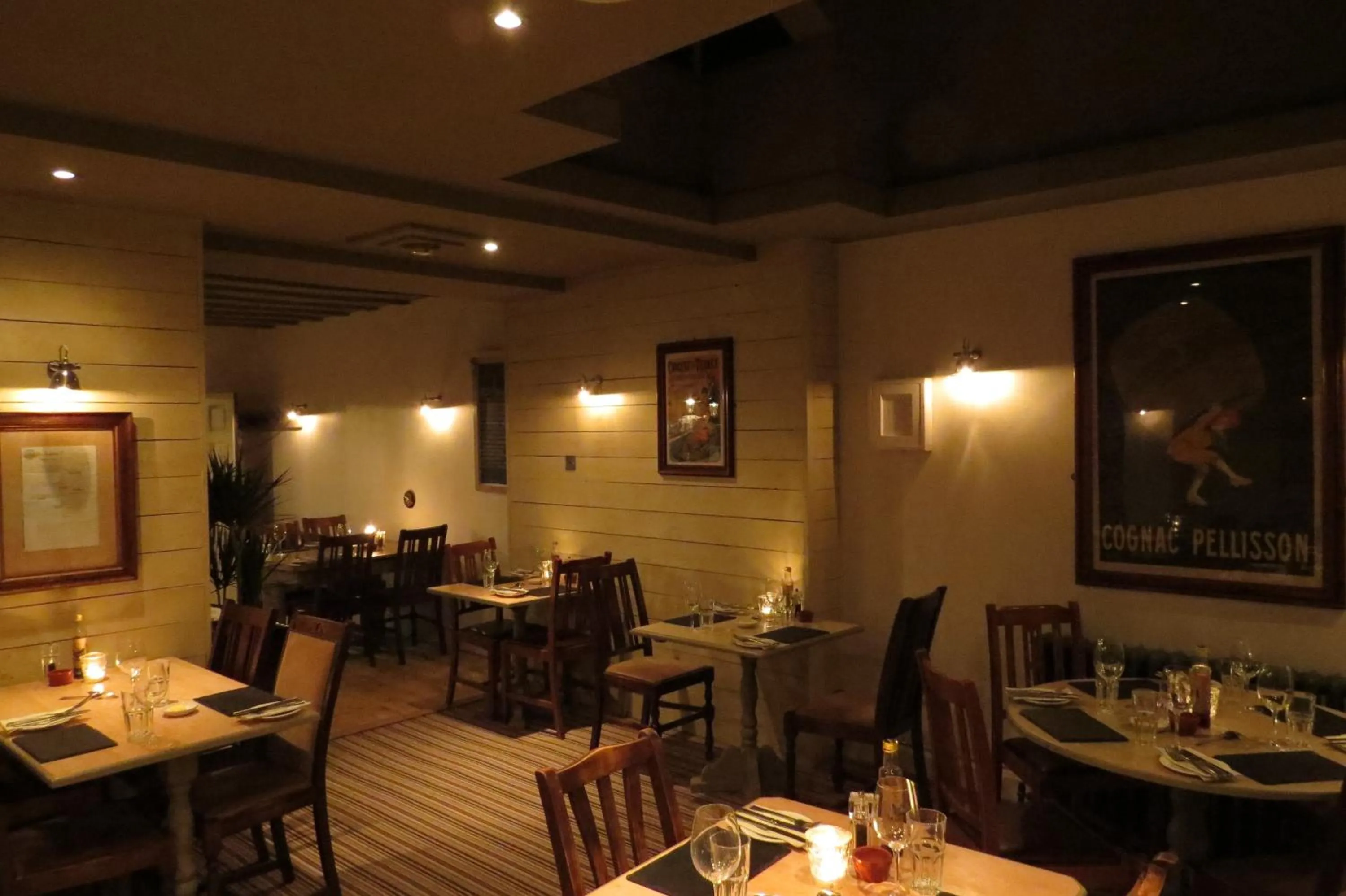 Restaurant/places to eat in The Kings Head Hotel