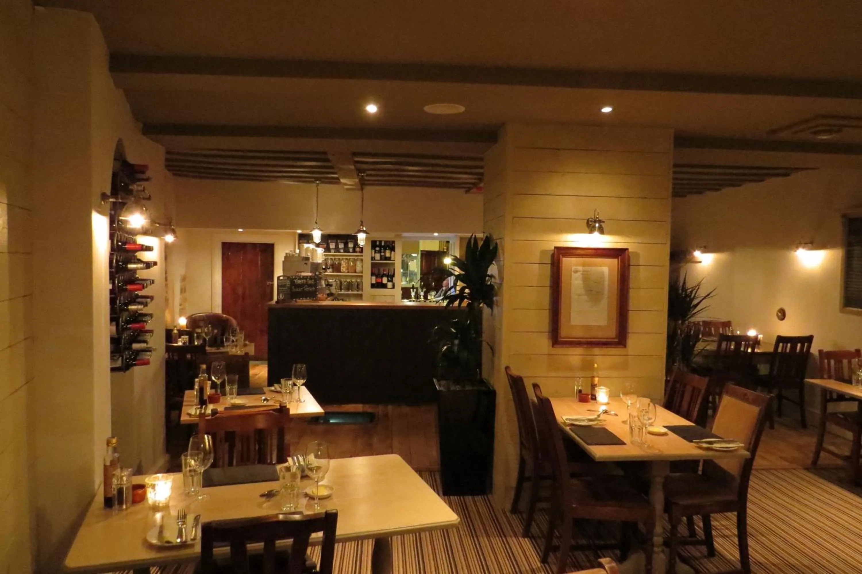 Restaurant/places to eat in The Kings Head Hotel