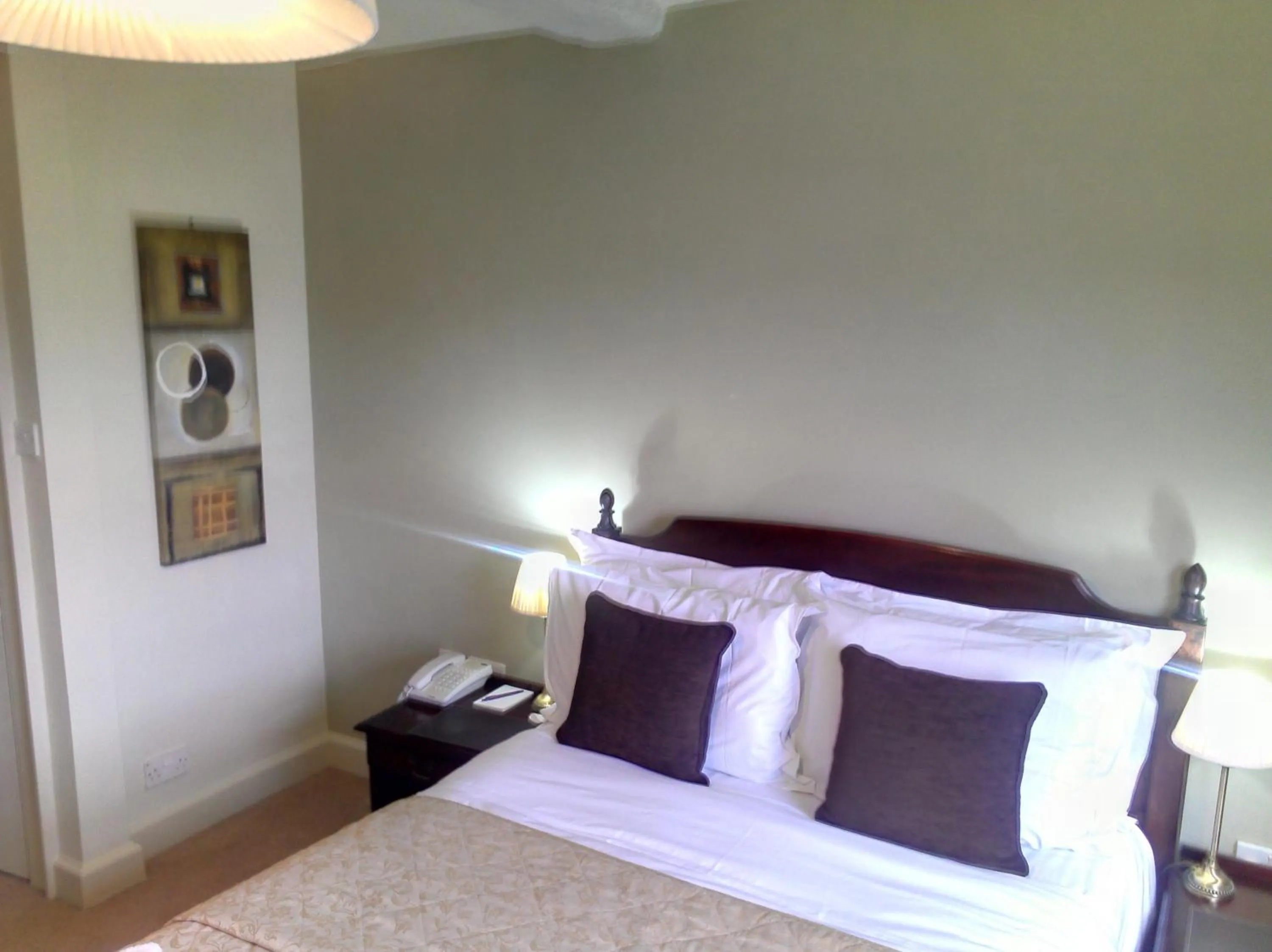 Bed in The Kings Head Hotel