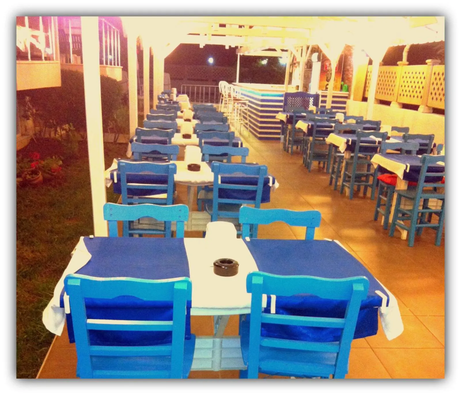 Restaurant/places to eat in Vesta Hotel