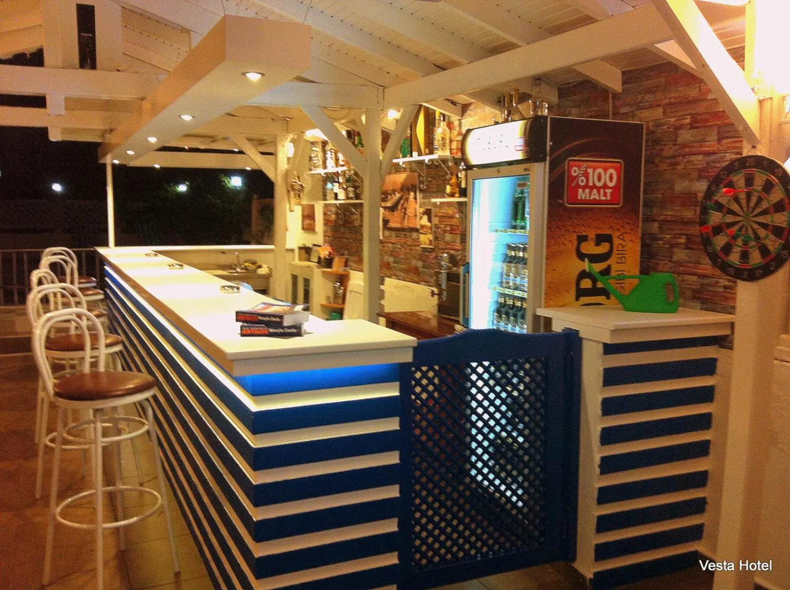 Restaurant/places to eat in Vesta Hotel