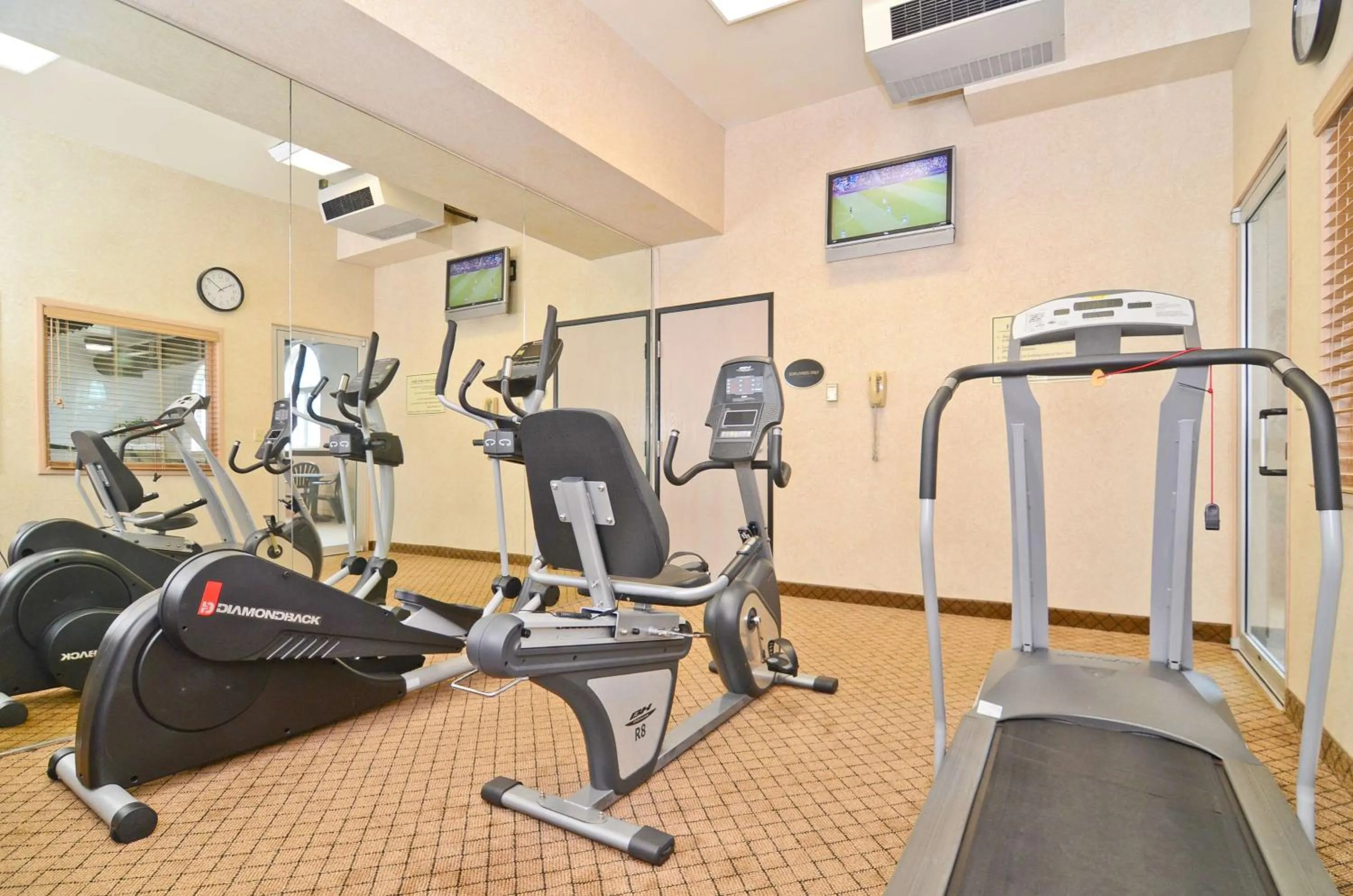 Fitness centre/facilities in Best Western Macomb Inn