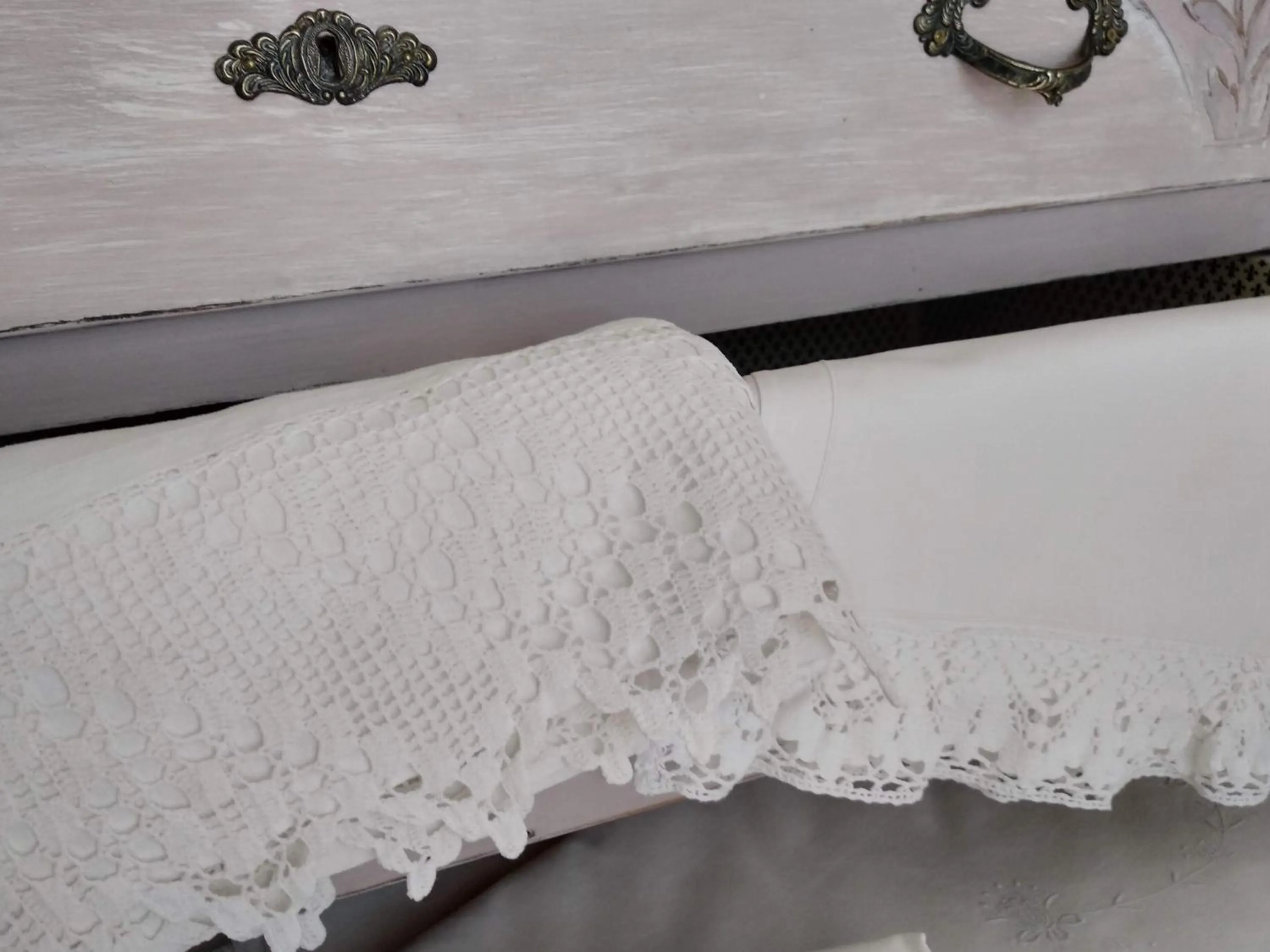 Decorative detail, Bed in B&B Palazzo Mestichelli Boutique Palace