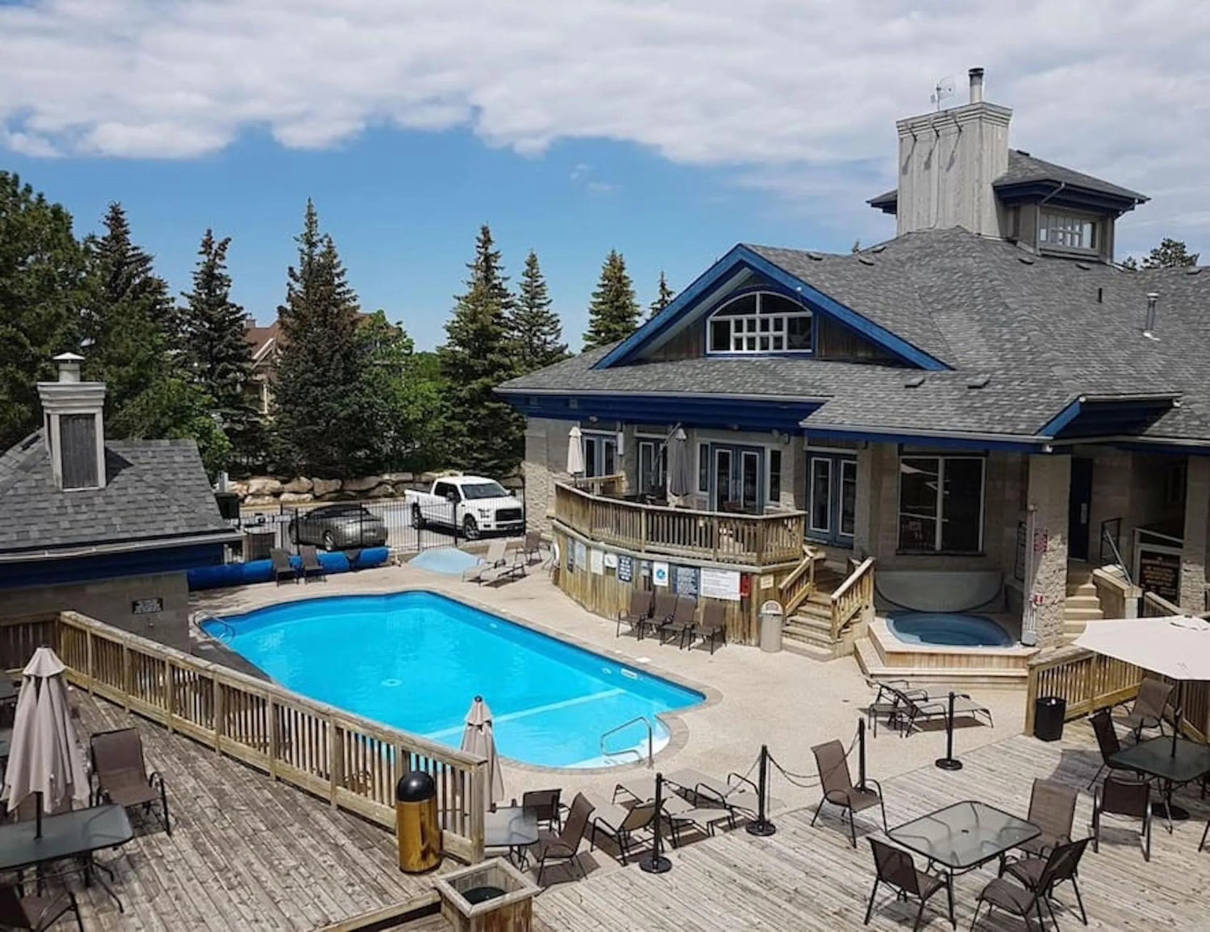 Swimming pool in Rustic Mountainside Chalet