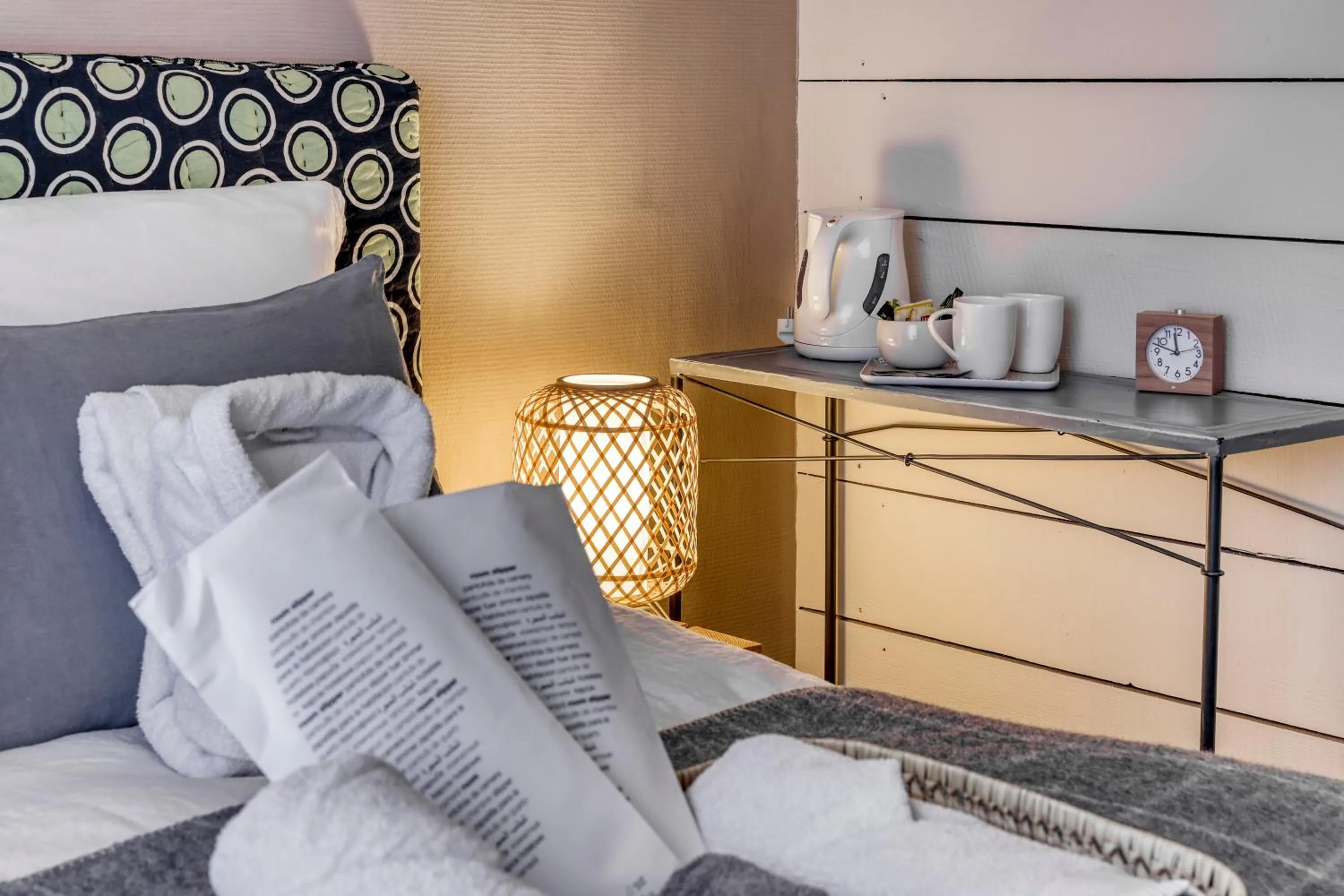 Bed in La Féline Blanche Adult Only