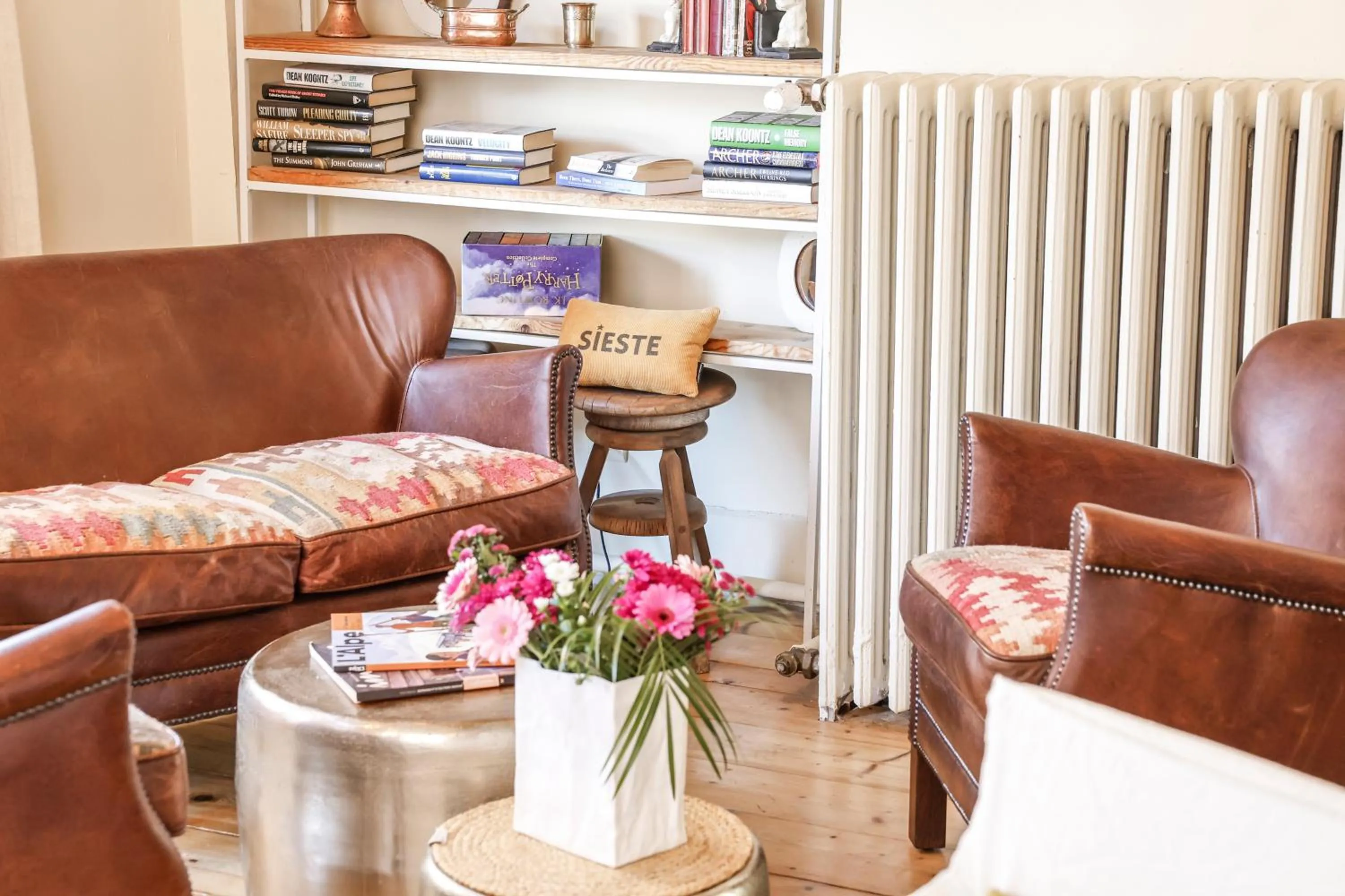 Living room in La Féline Blanche Adult Only