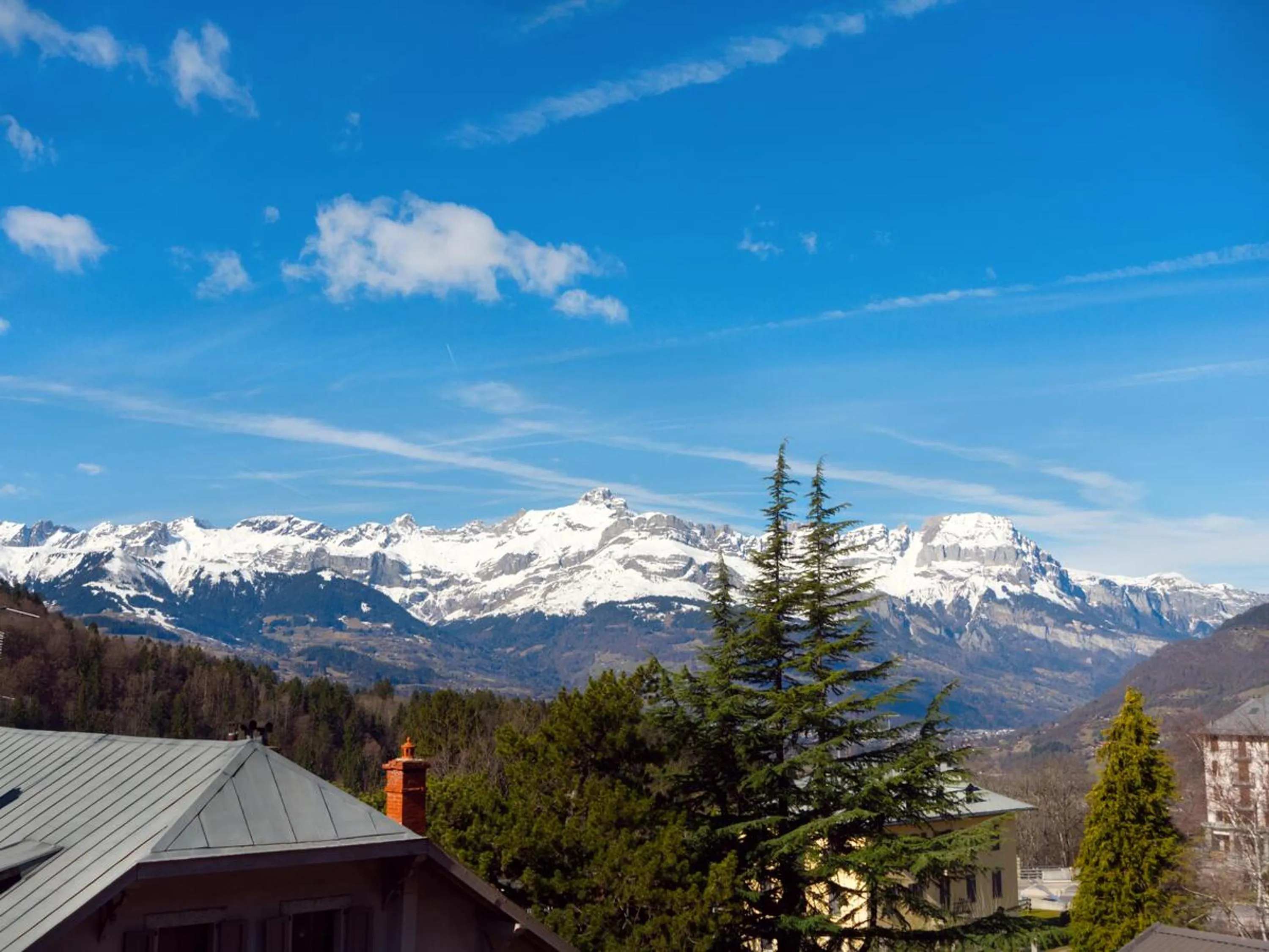 Mountain view in La Féline Blanche Adult Only