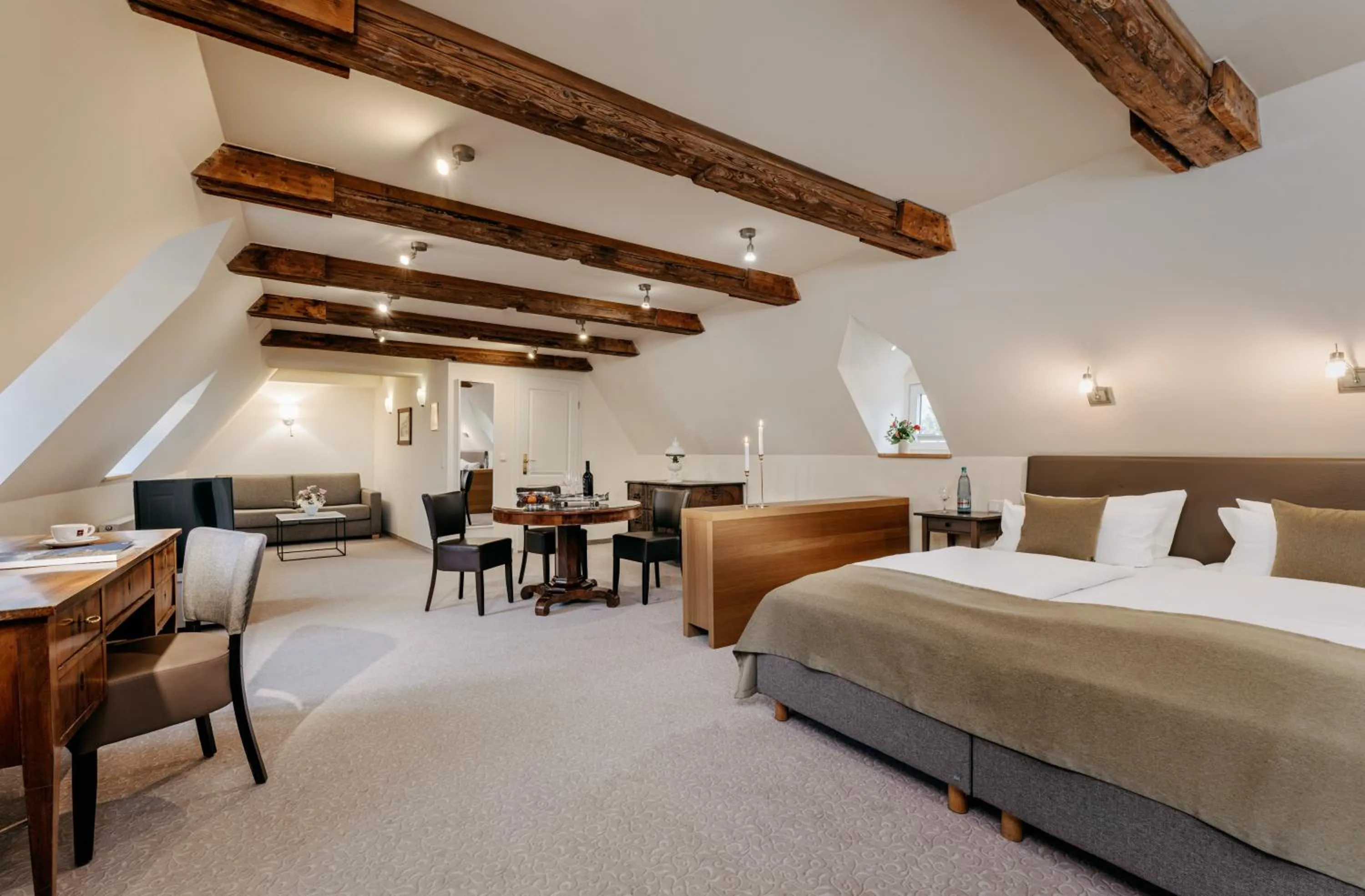 Photo of the whole room, Bed in Romantik Hotel Alte Münze