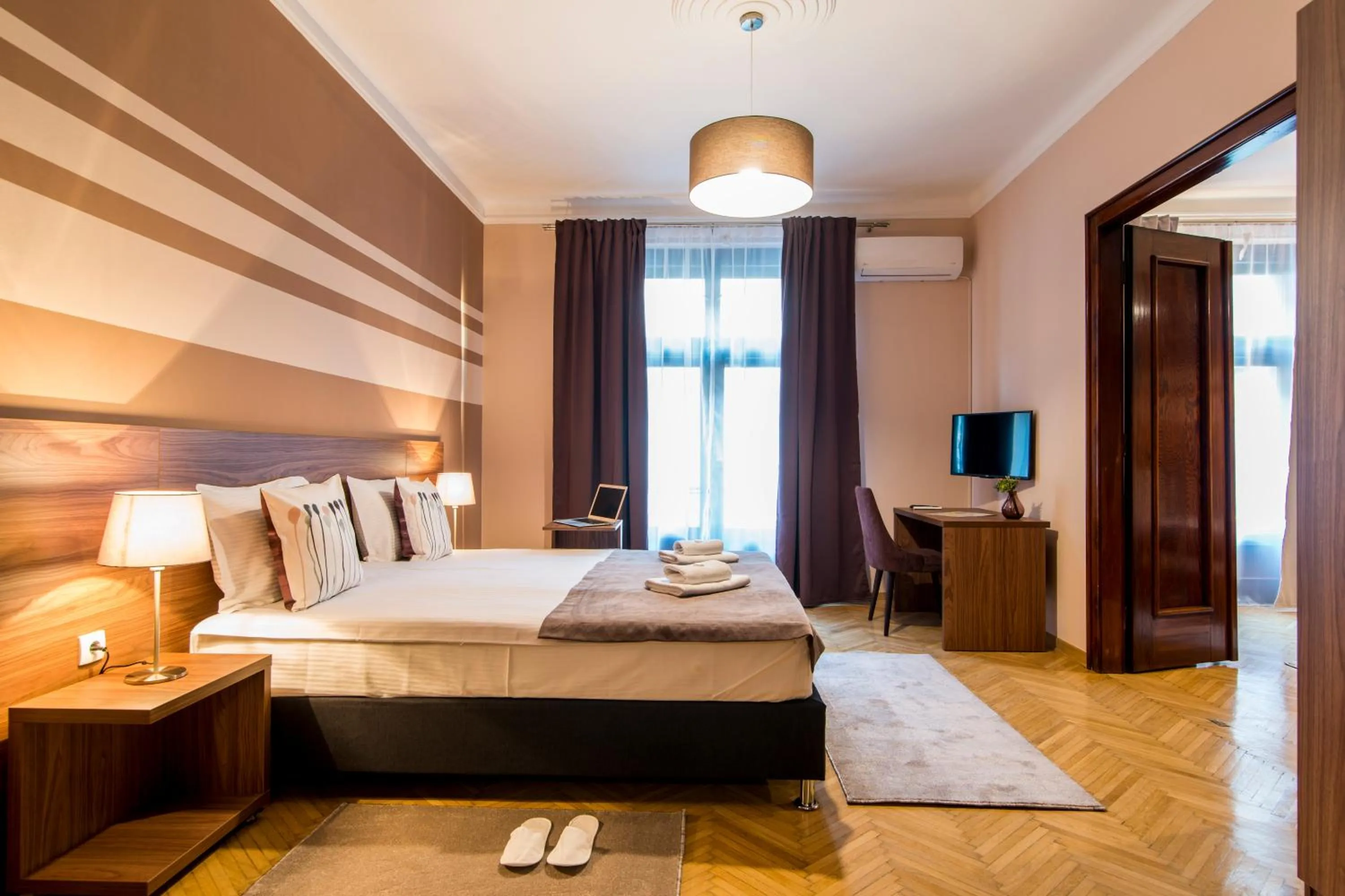 Bed in Apartments Top Central 3