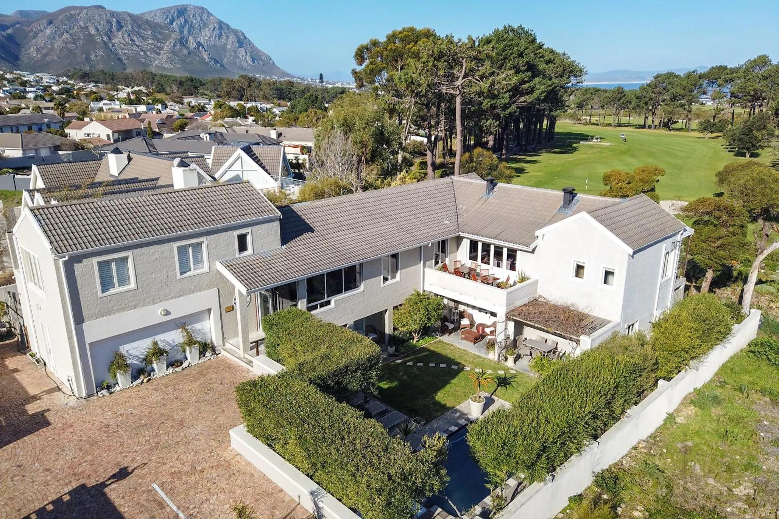 Bird's eye view in Hermanus Lodge on the Green - Solar Power