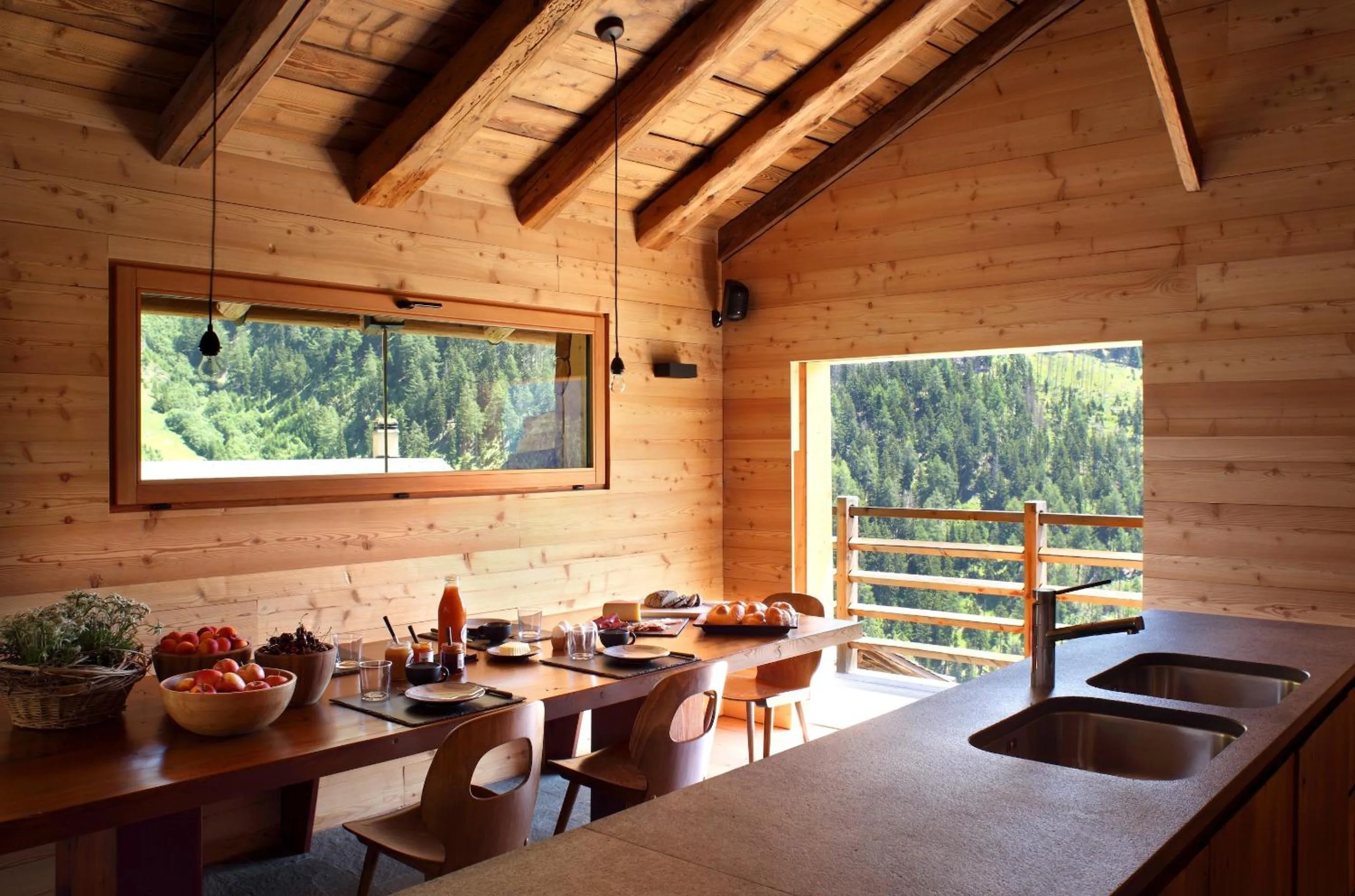 Restaurant/places to eat in Montagne Alternative