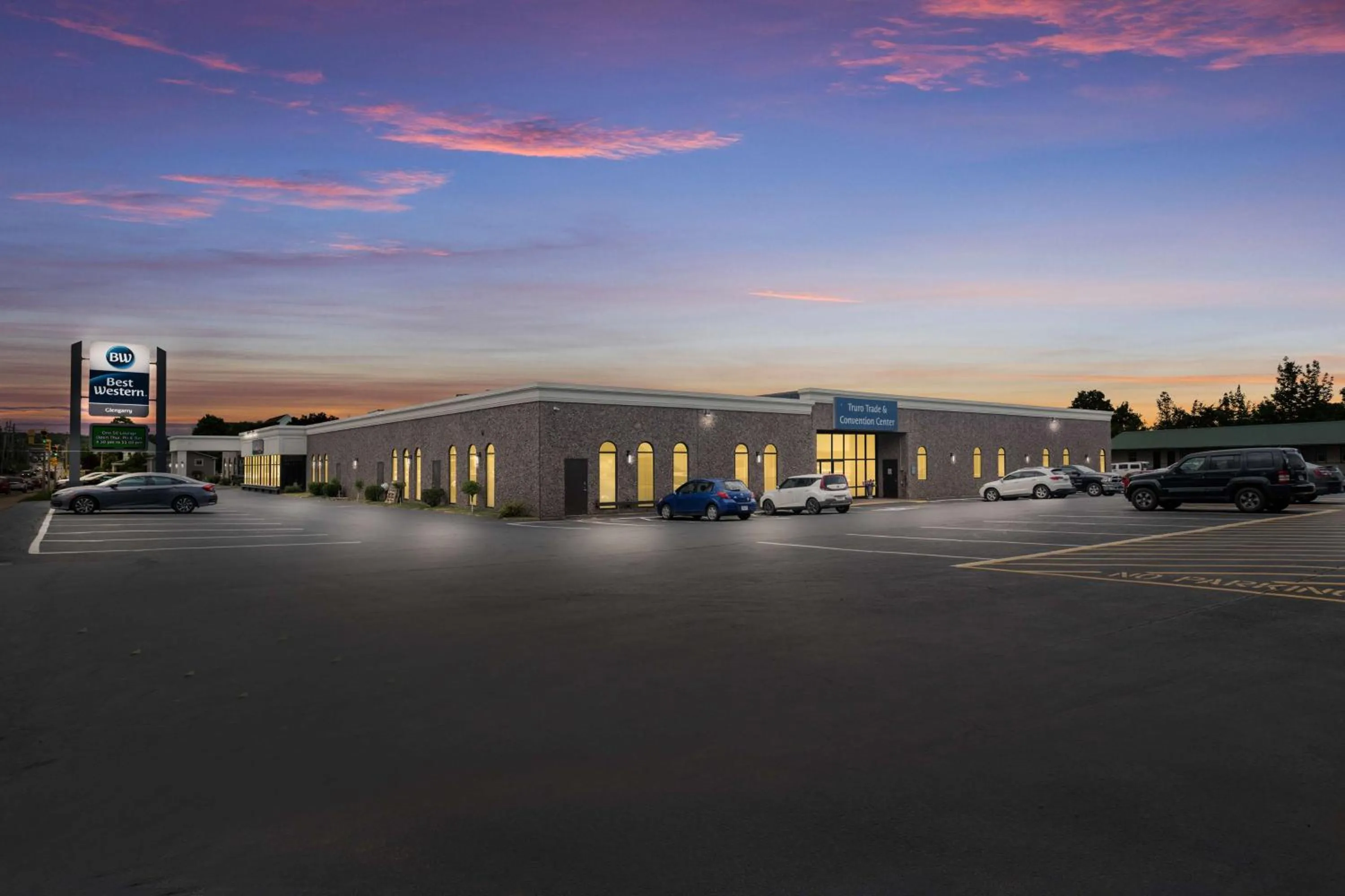 Property building in Best Western Glengarry