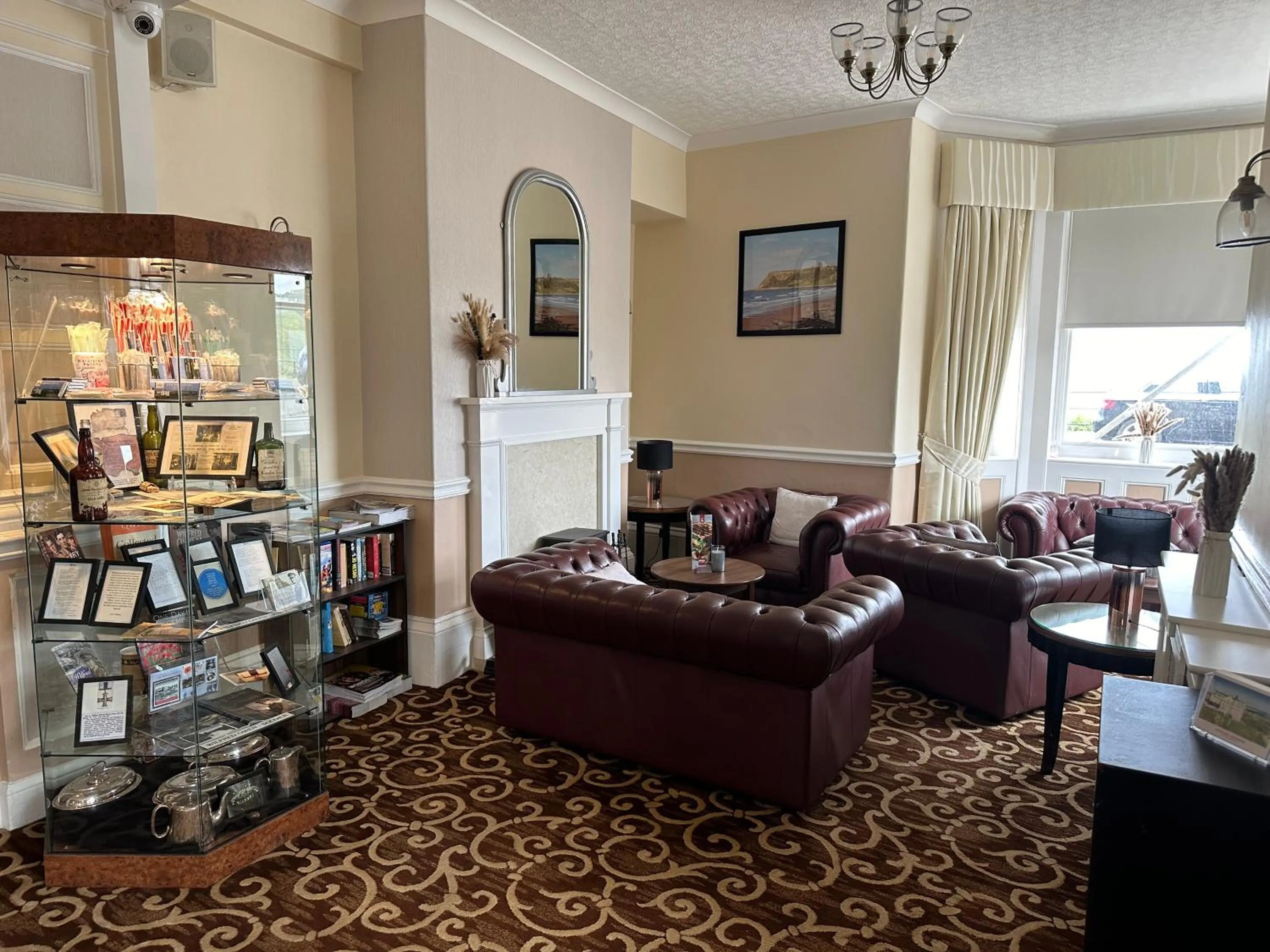 Lounge or bar in Clifton Hotel