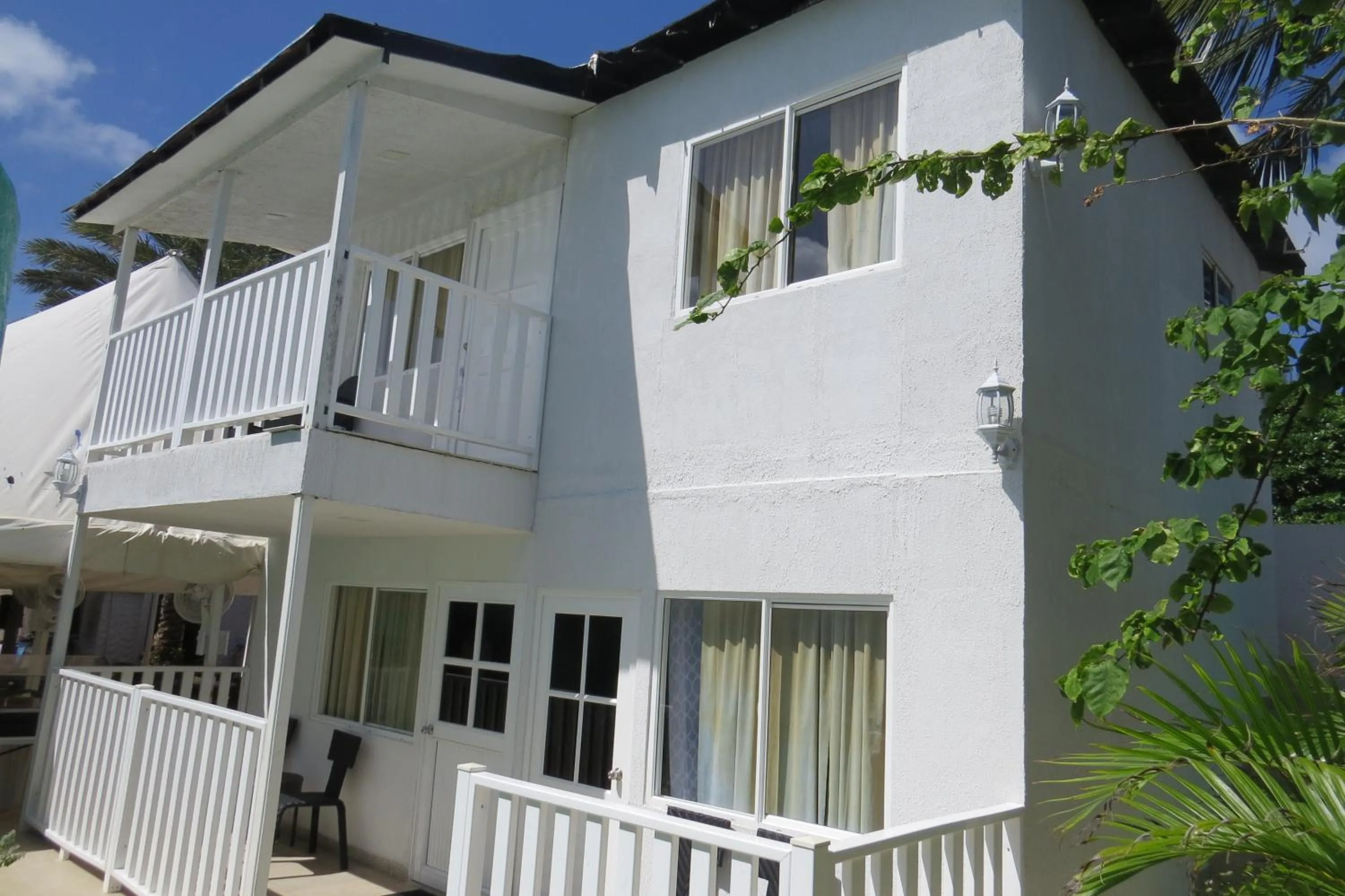 Facade/entrance in Le Castel Blanc Hotel Boutique