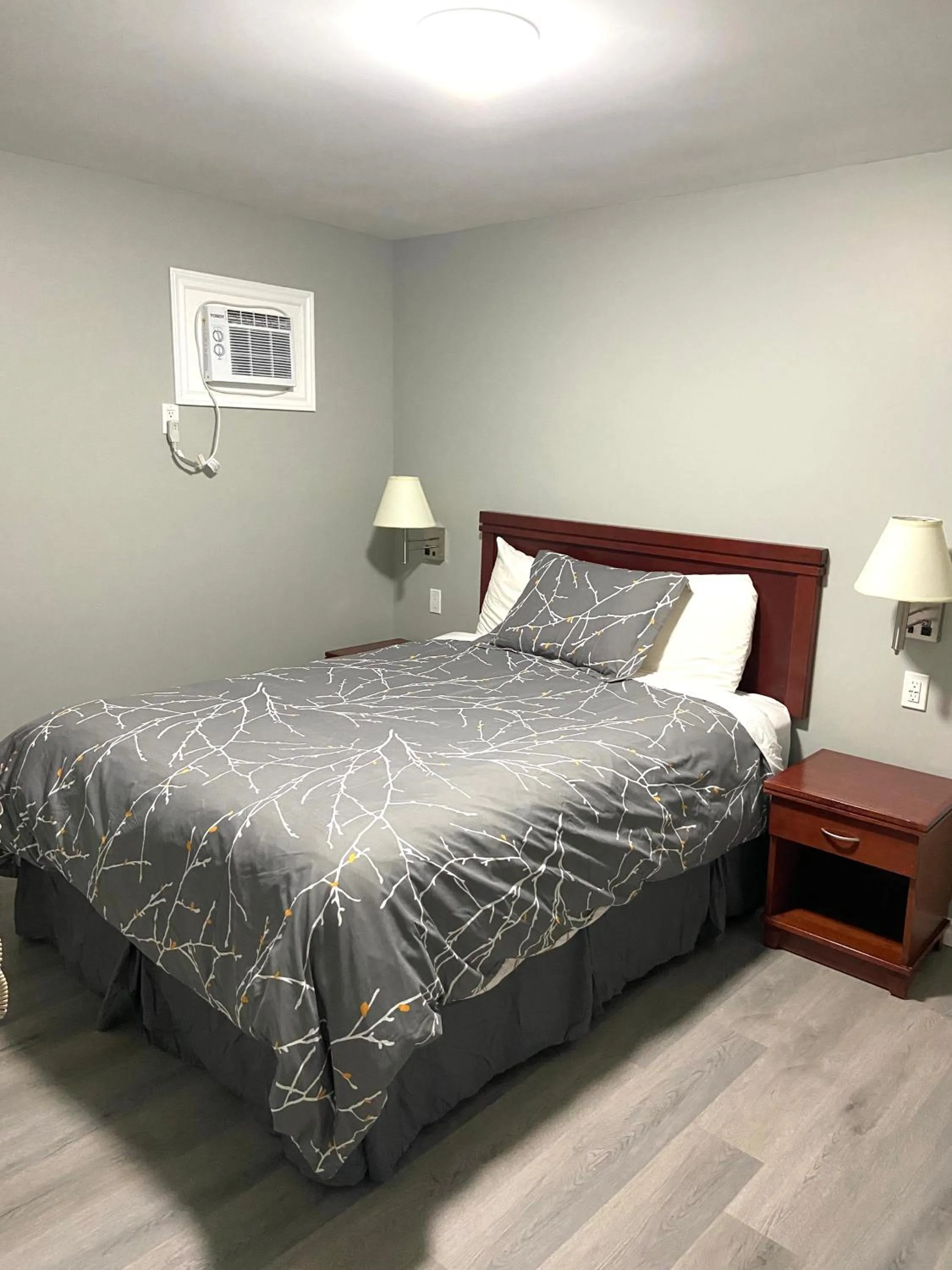 Bed in Lakeshore Suites